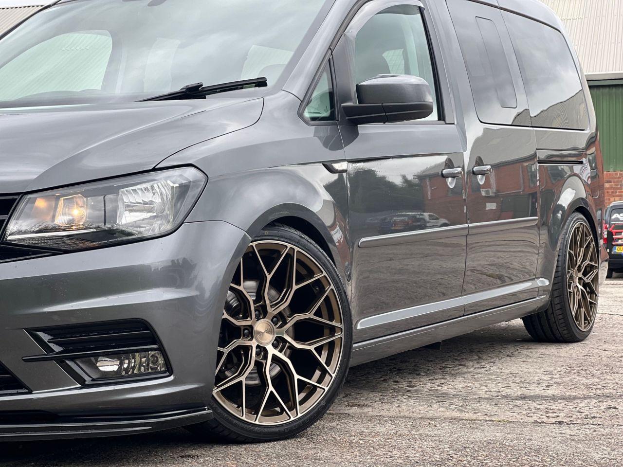Volkswagen Caddy Maxi Life view 11