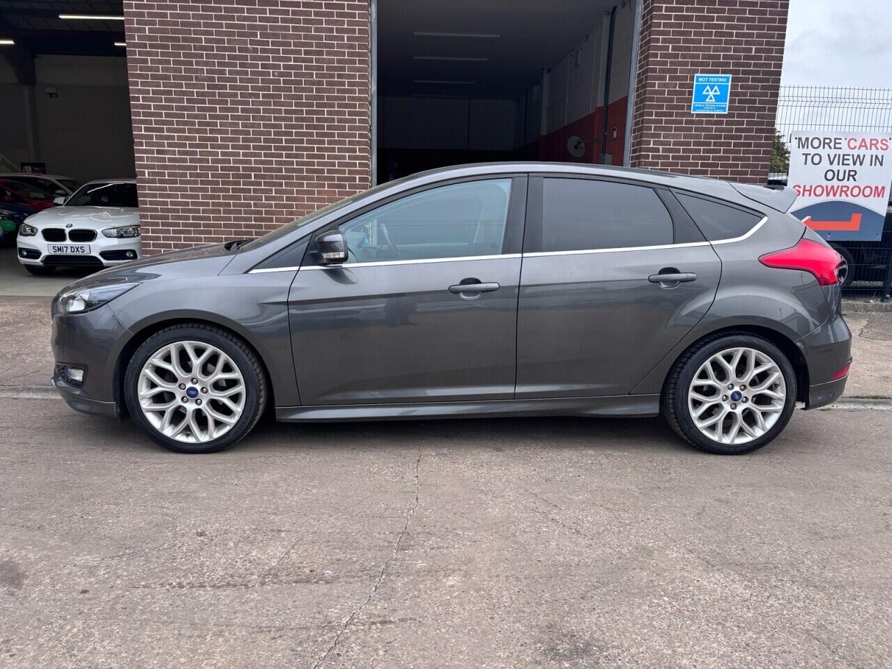 Ford Focus view 4
