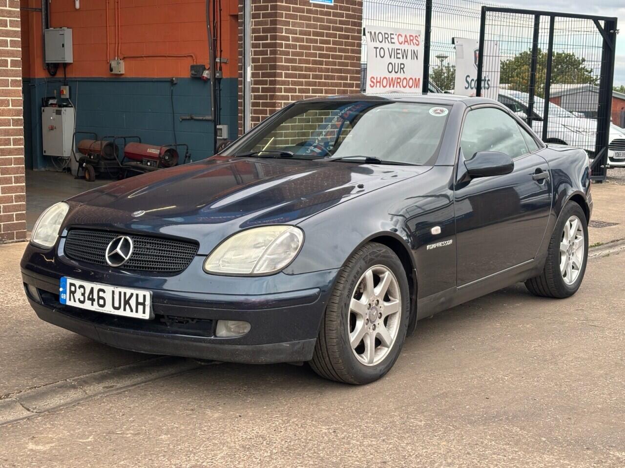 Mercedes-Benz SLK view 3