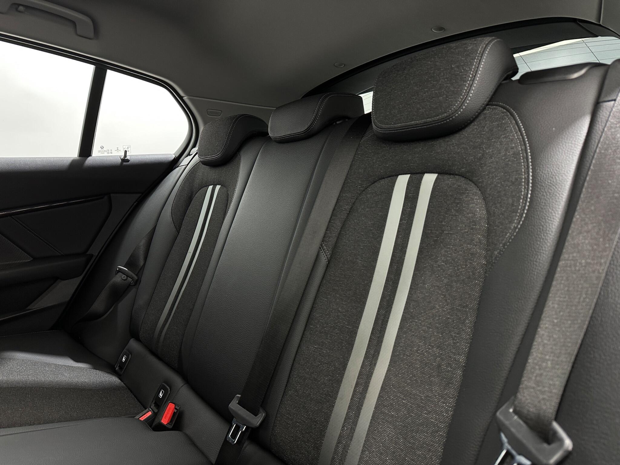 BMW 1 Series view 40
