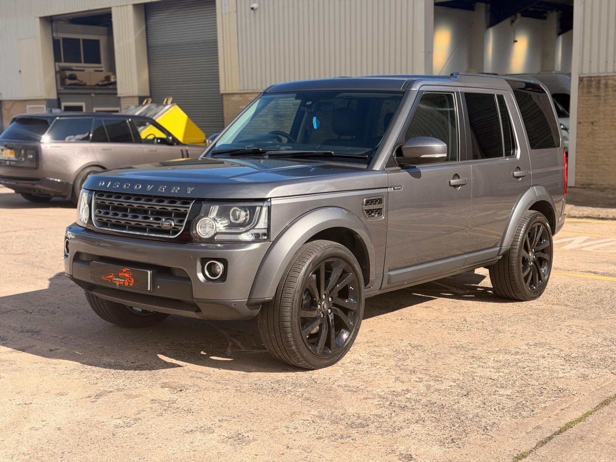 Land Rover Discovery view 13