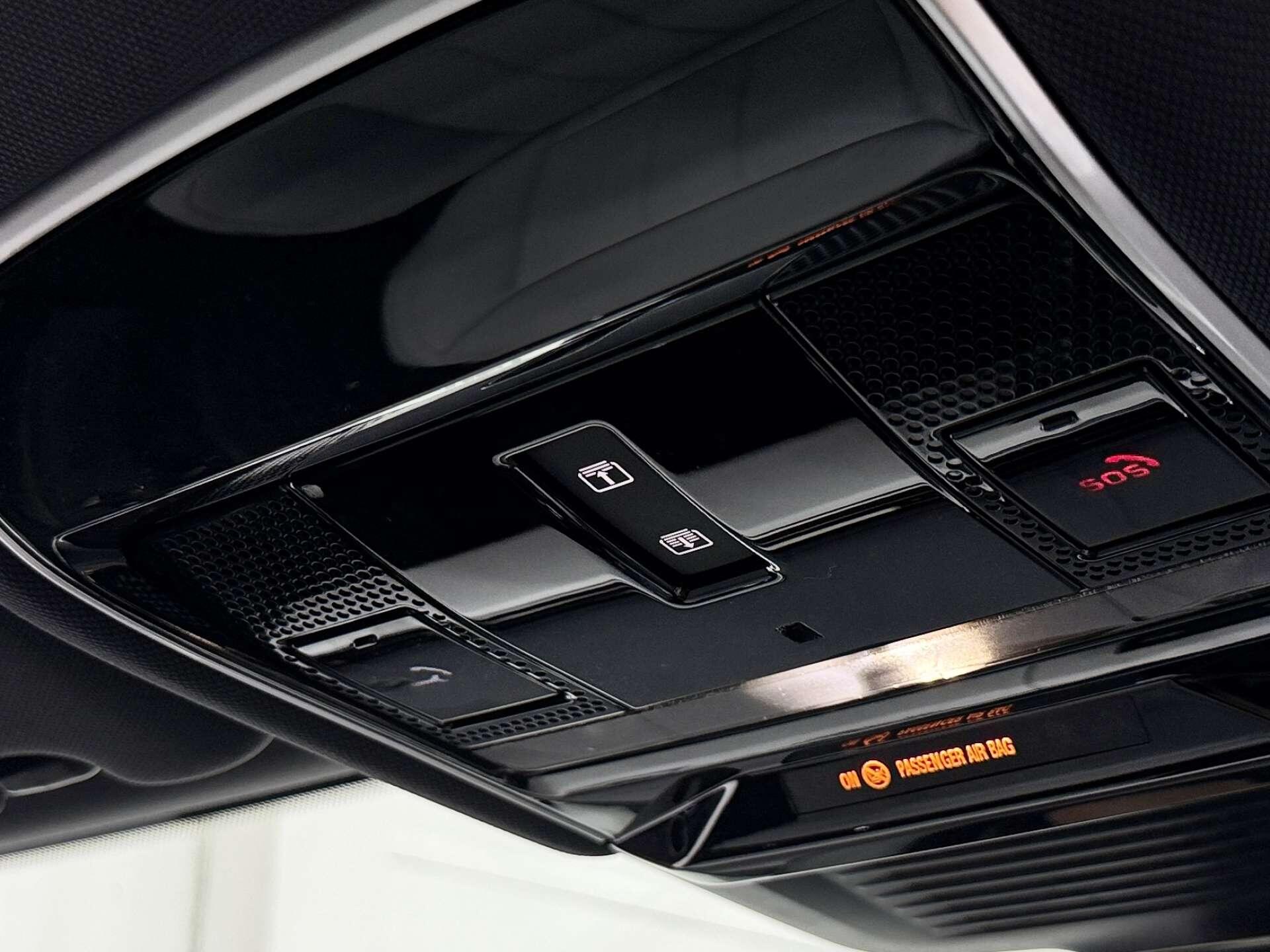 Land Rover Range Rover Sport view 32