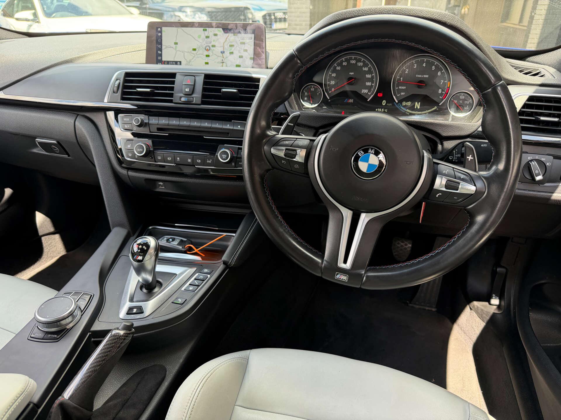 BMW M4 view 4