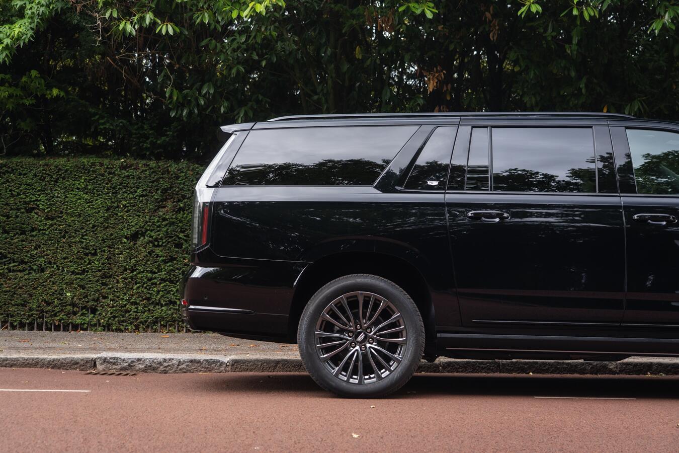 Cadillac Escalade view 15