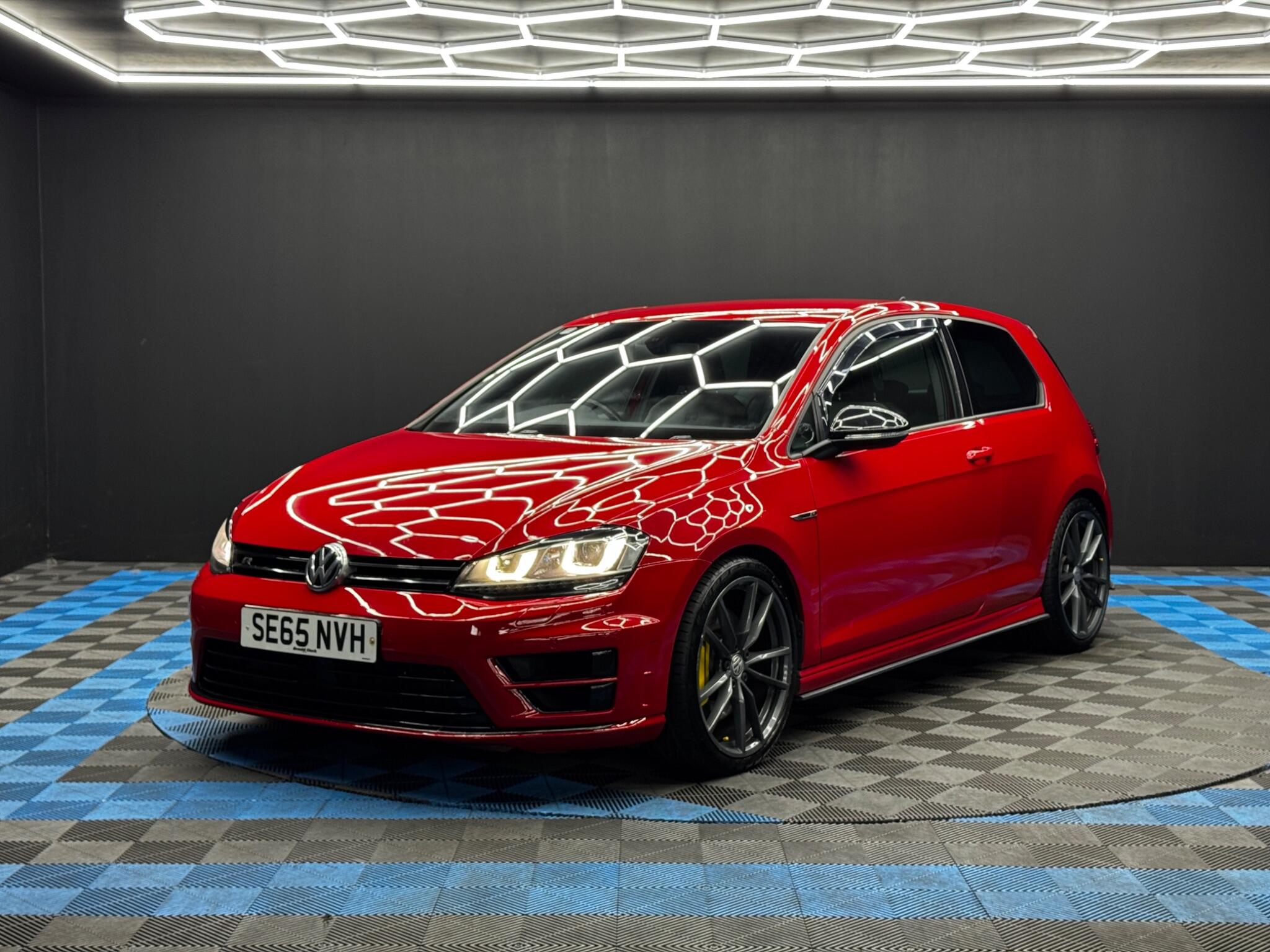 Volkswagen Golf view 3