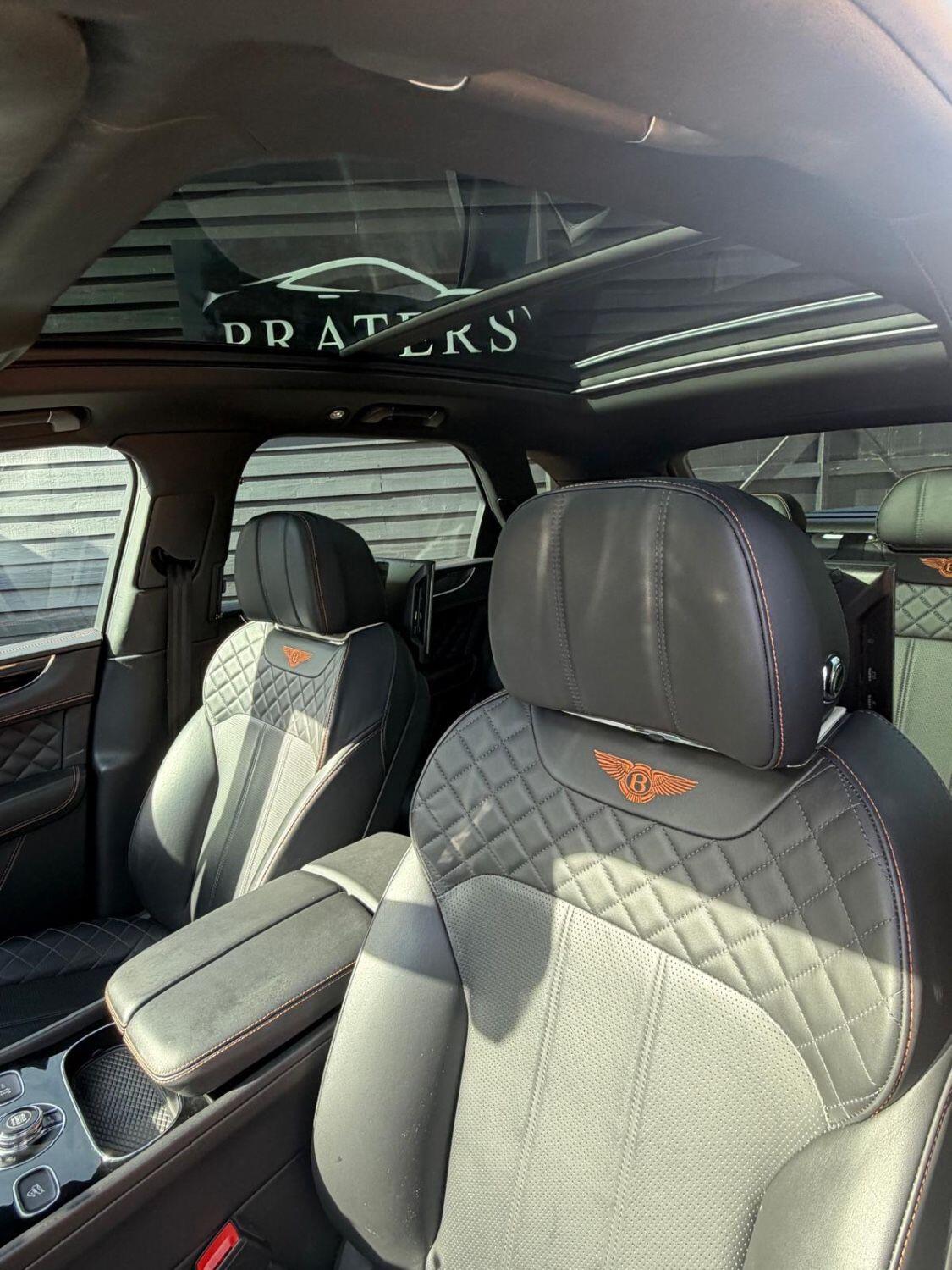 Bentley Bentayga view 12