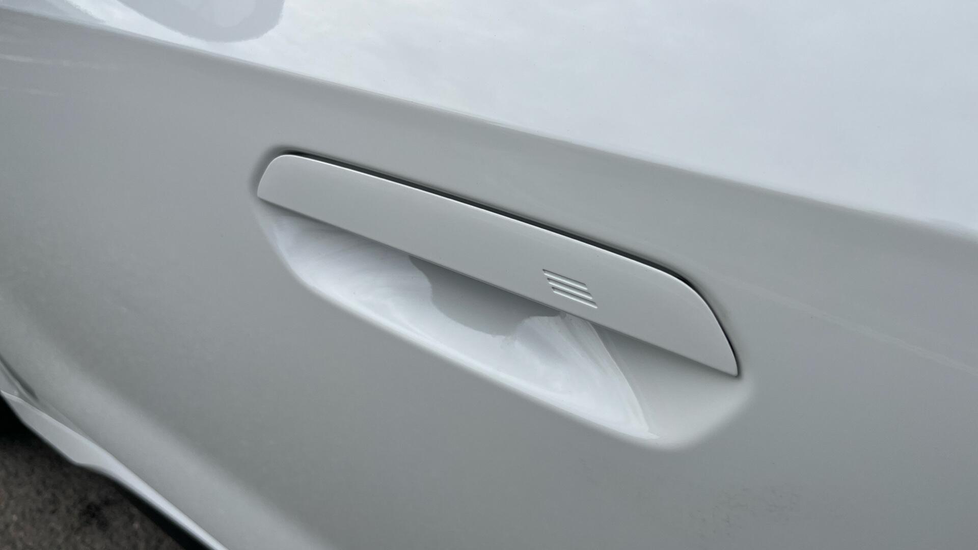 BMW iX1 view 36