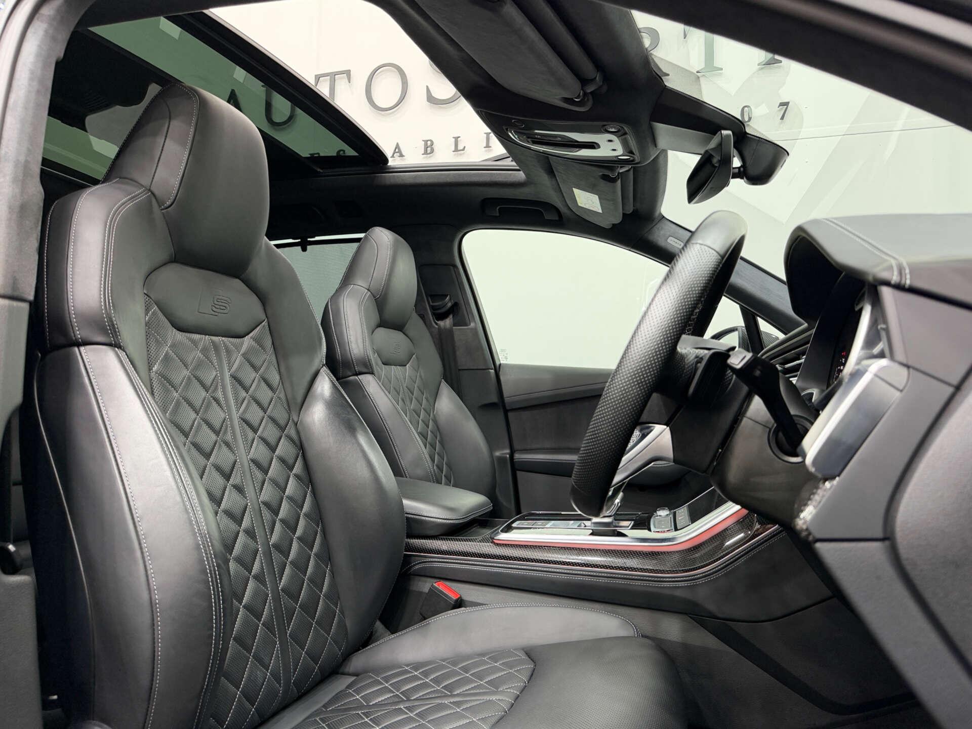 Audi SQ7 view 2