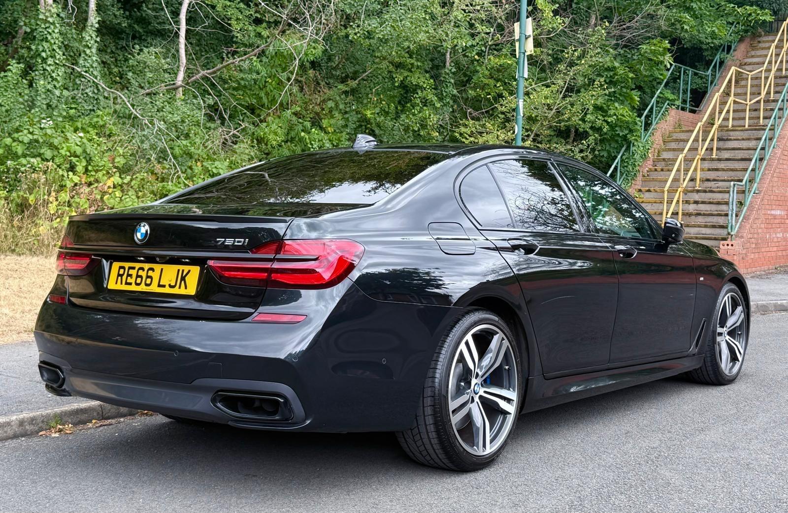 BMW 7 Series view 80