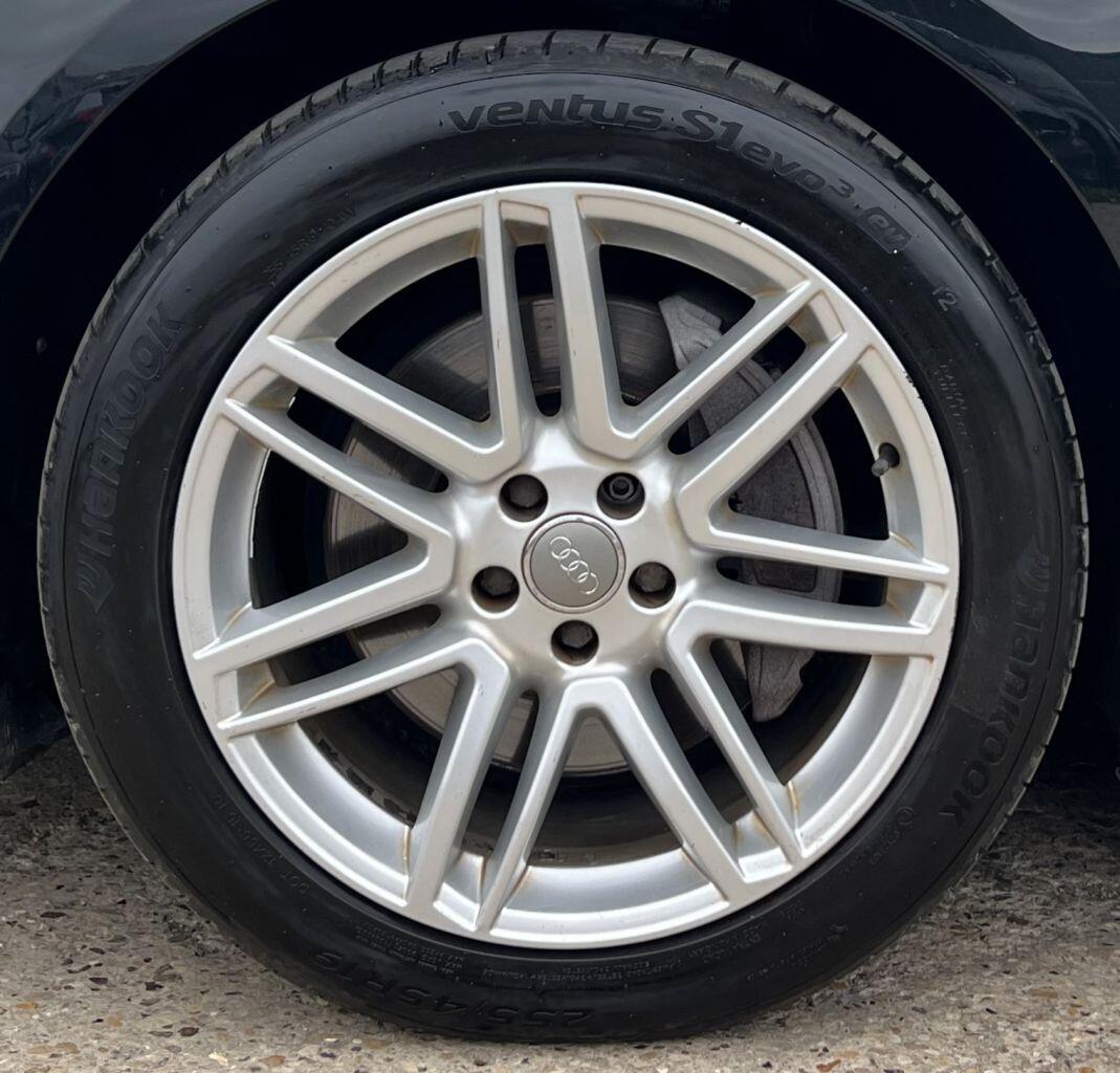Audi A8 view 13