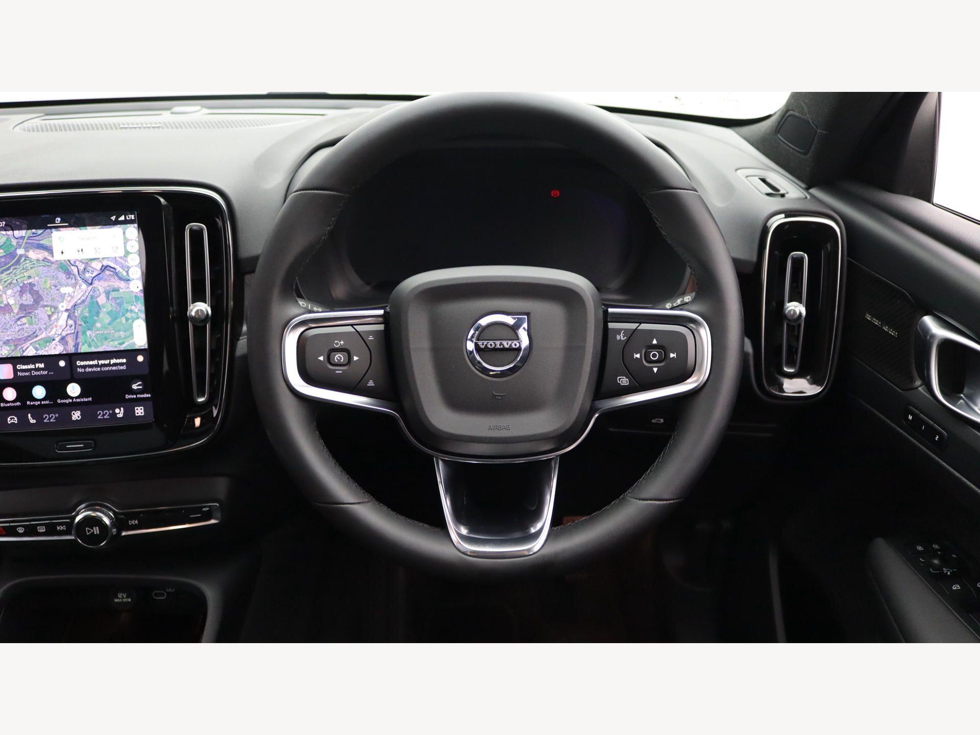 Volvo XC40 view 13