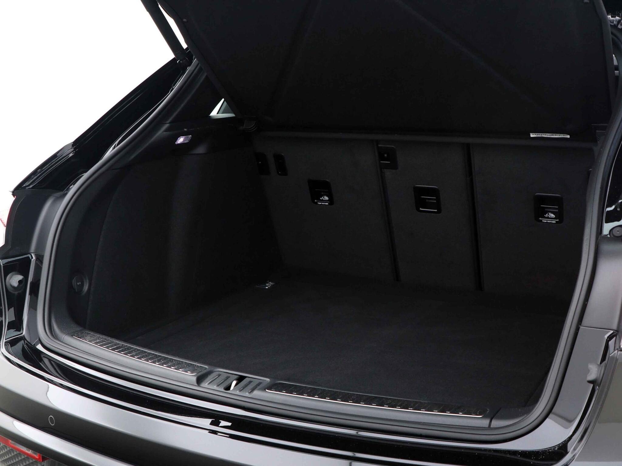 Porsche Macan view 26