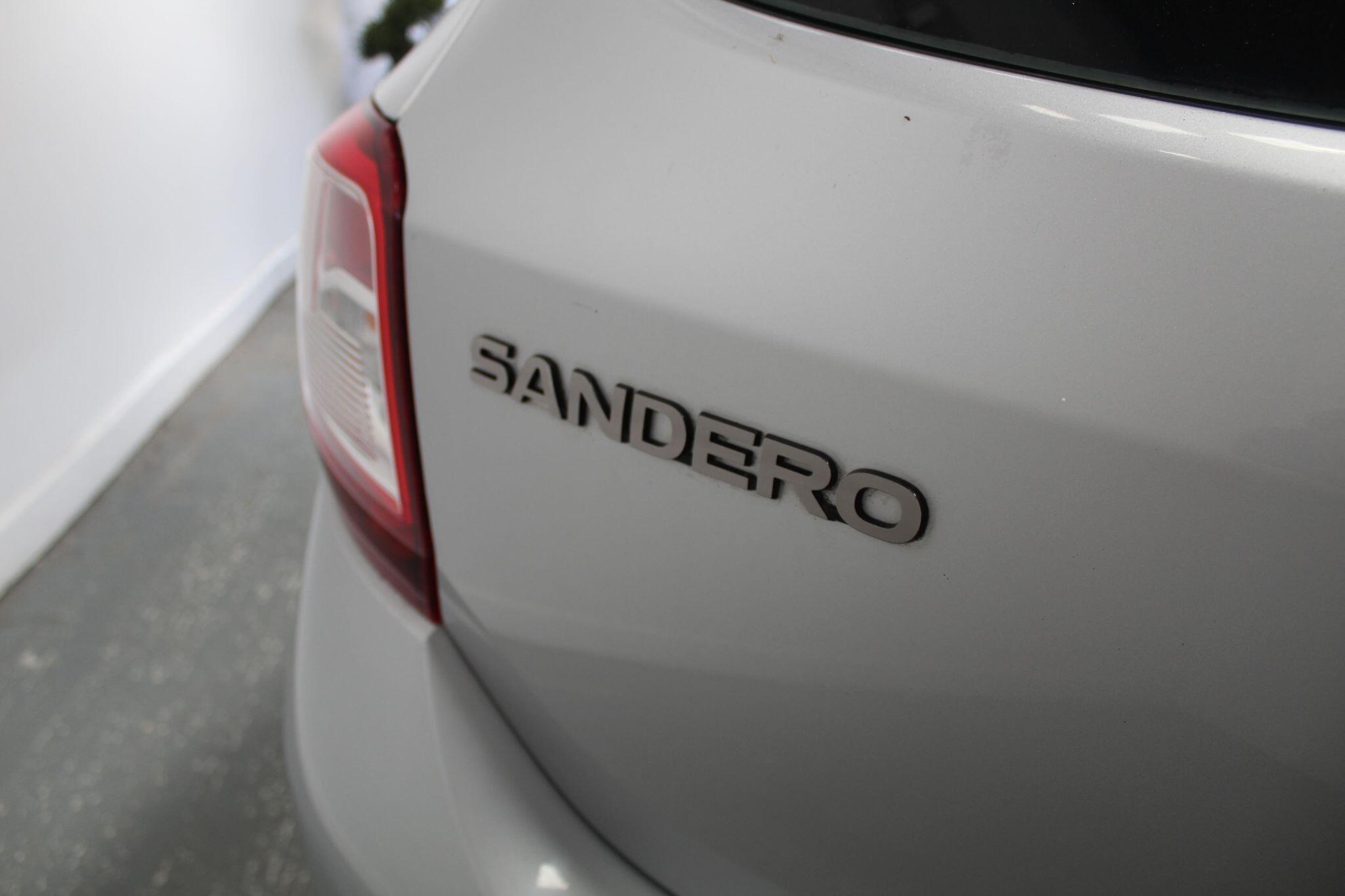 Dacia Sandero view 17