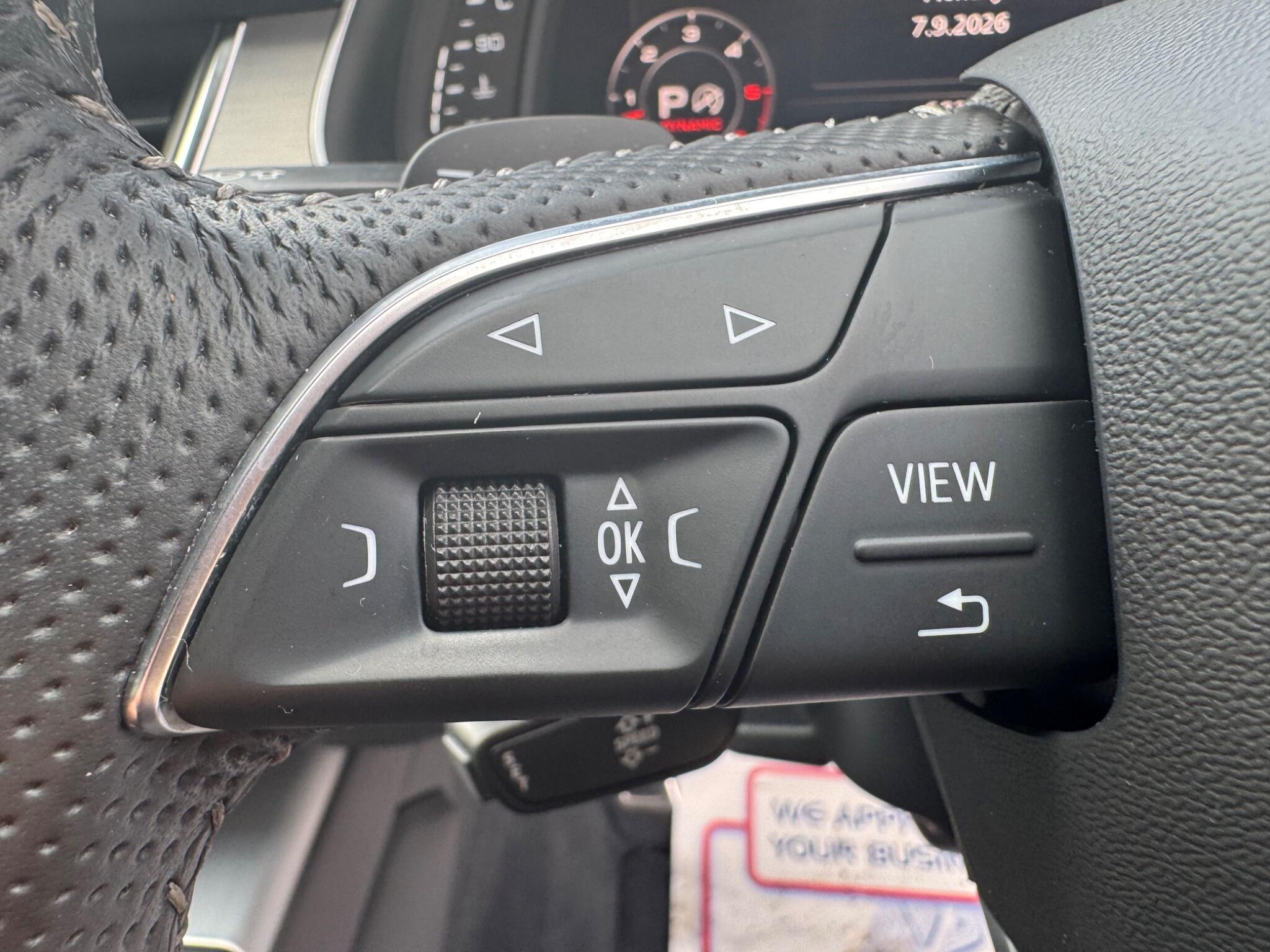 Audi Q7 view 29