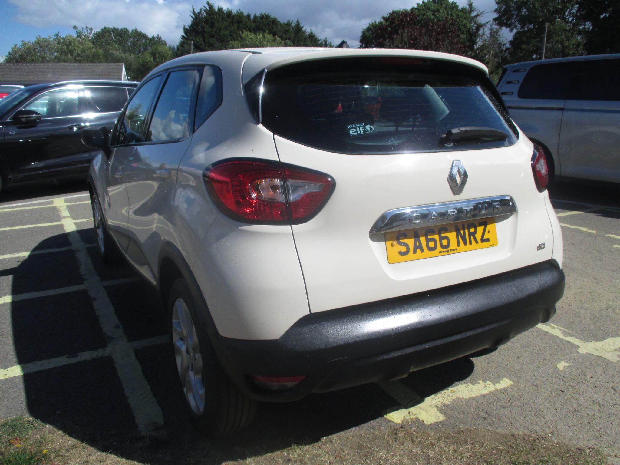 Renault Captur view 12