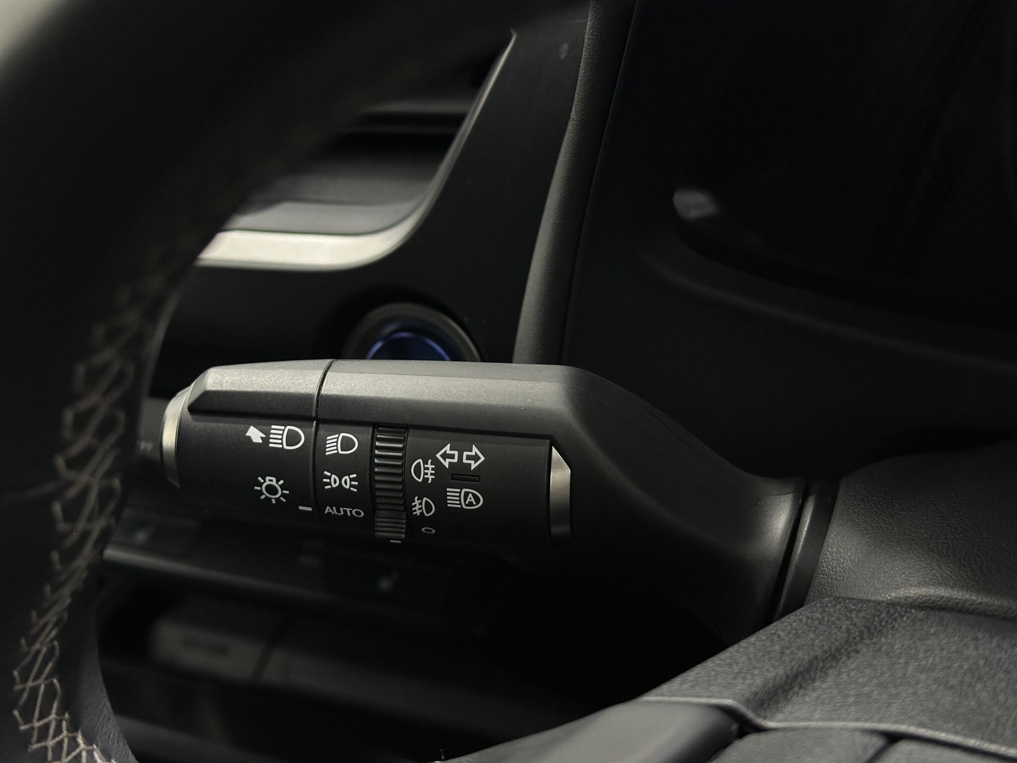 Lexus UX view 14
