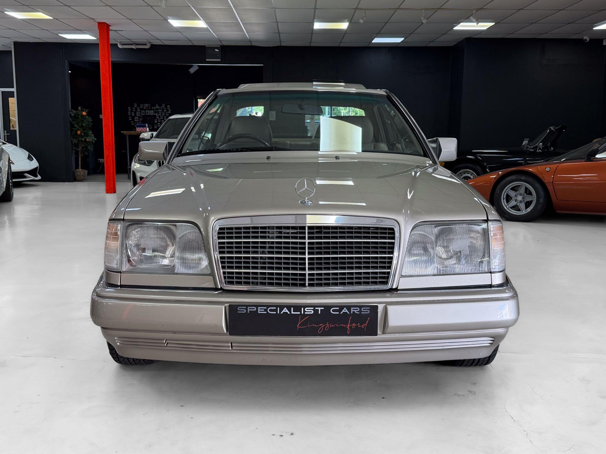 Mercedes-Benz E Class view 14