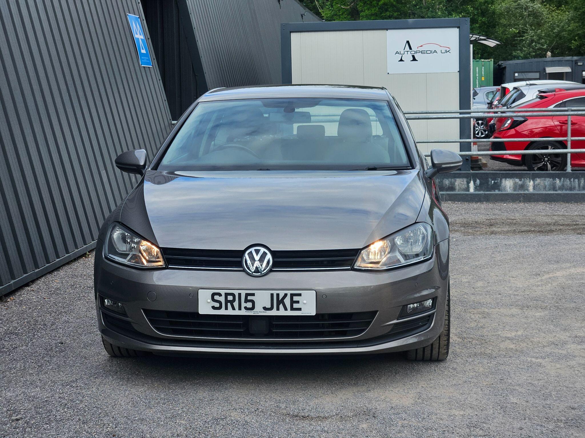 2015 Volkswagen Golf image 10