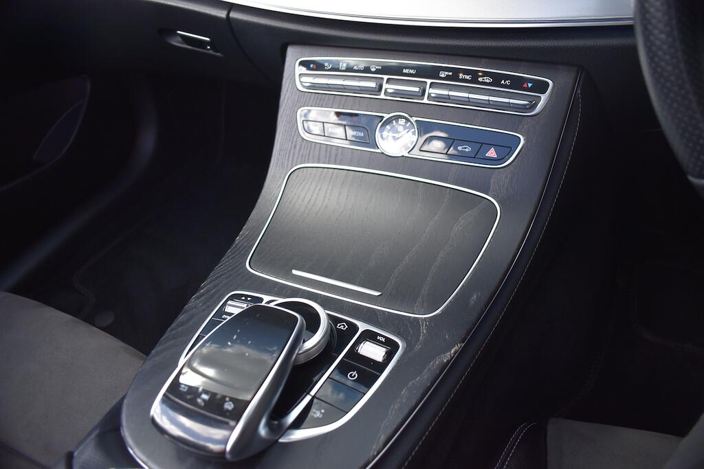 Mercedes-Benz E Class view 60