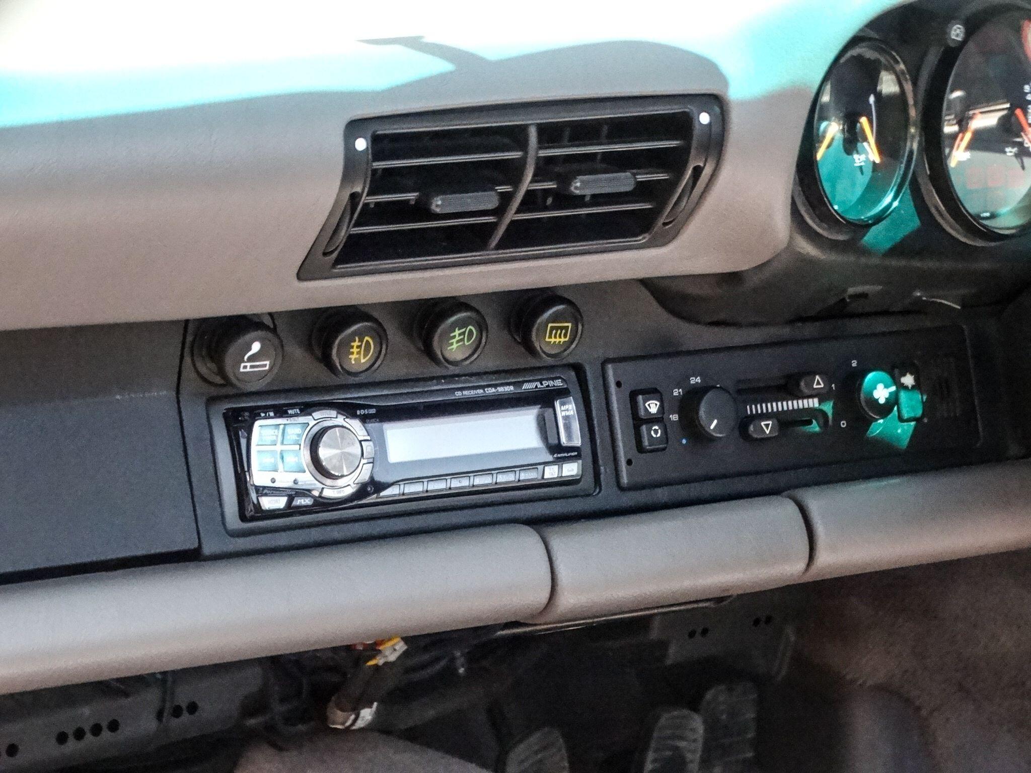 Porsche 911 view 15