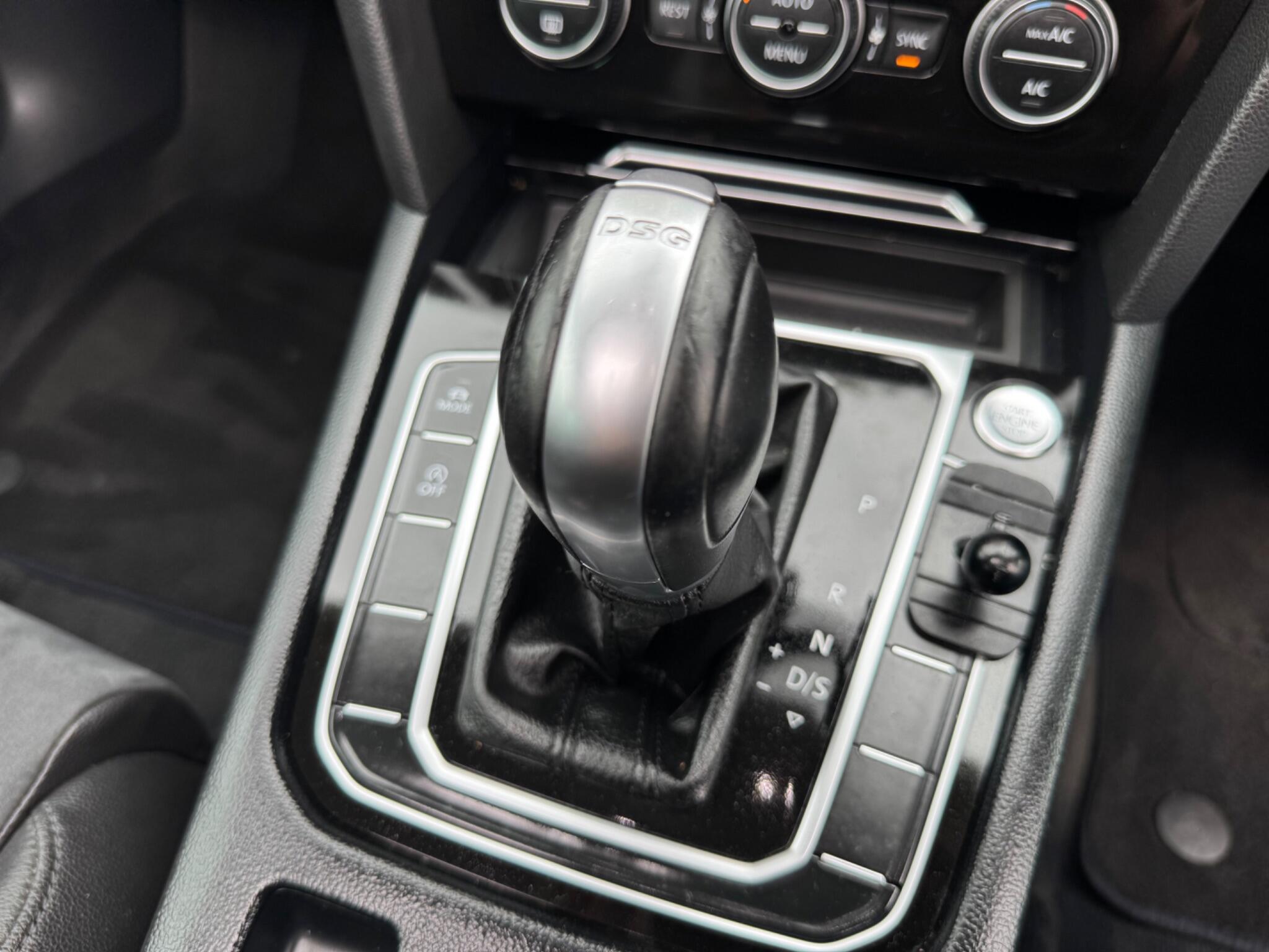 Volkswagen Passat view 16