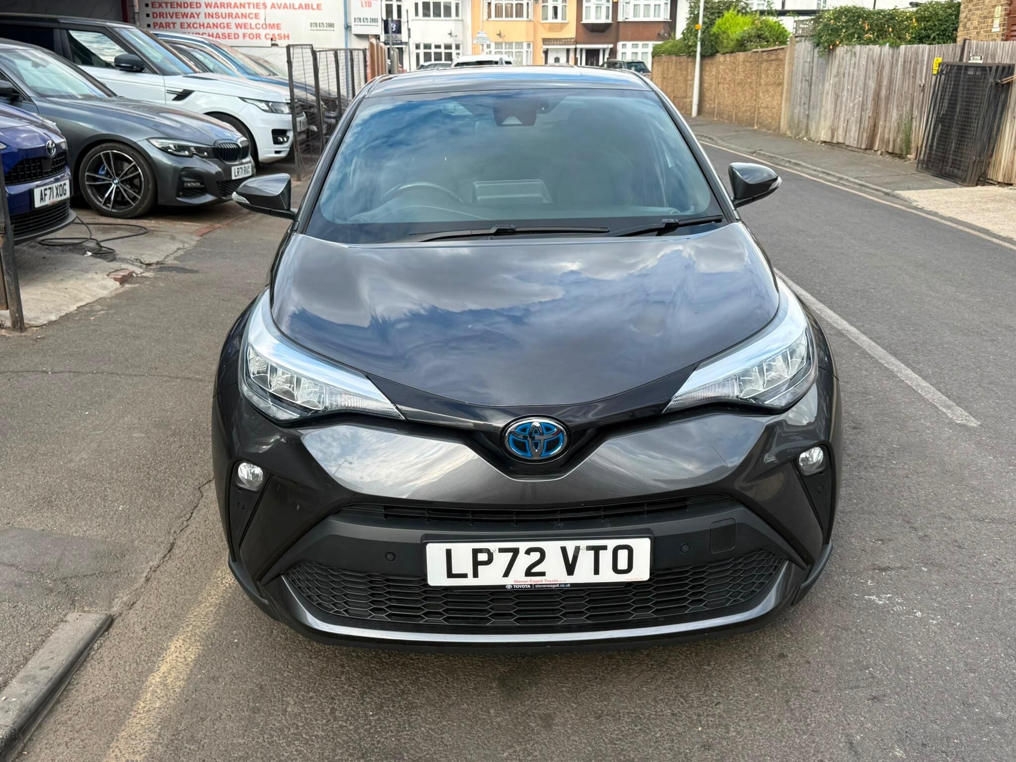 Toyota C-HR view 2