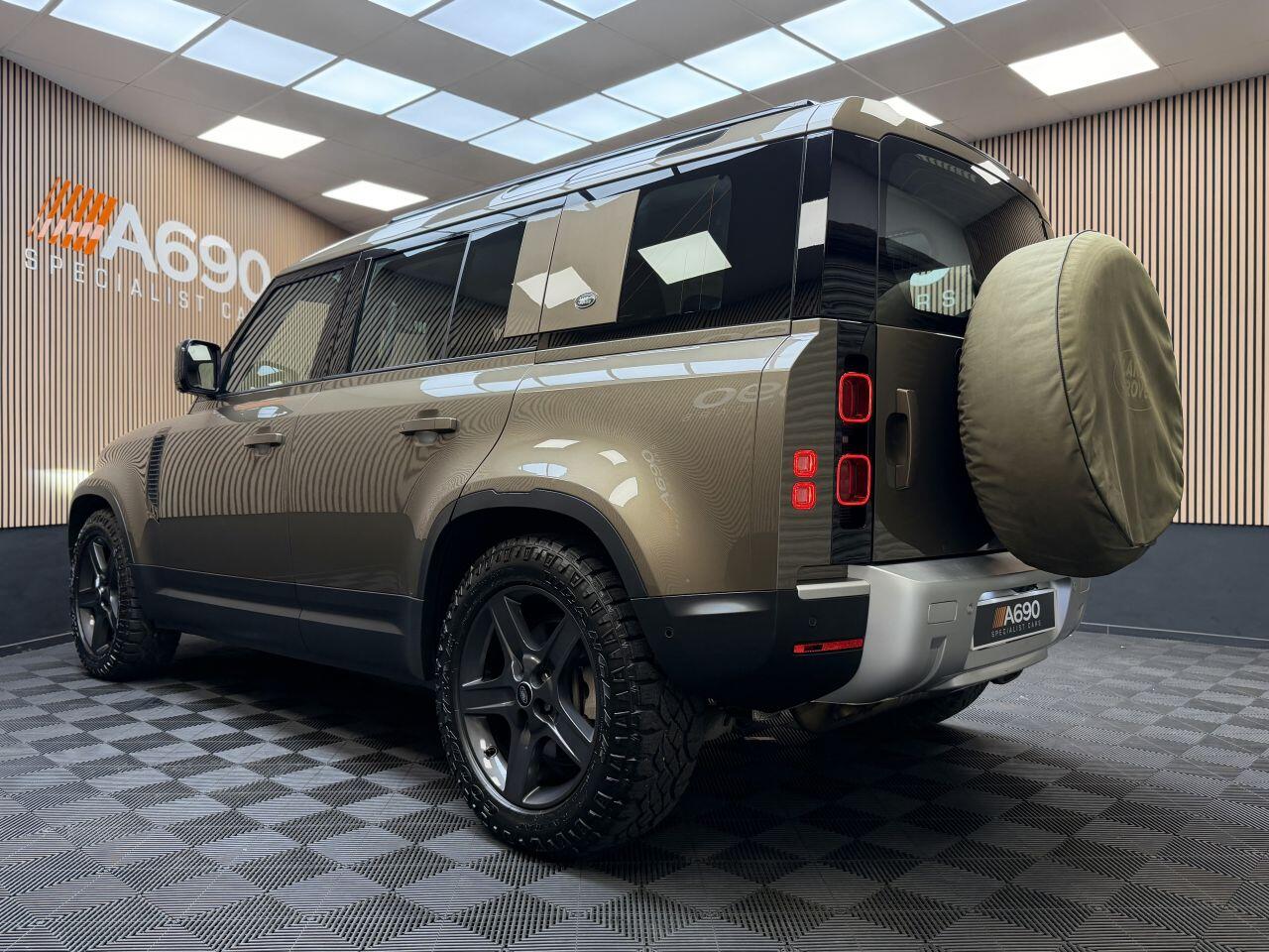 Land Rover Defender 110 view 4