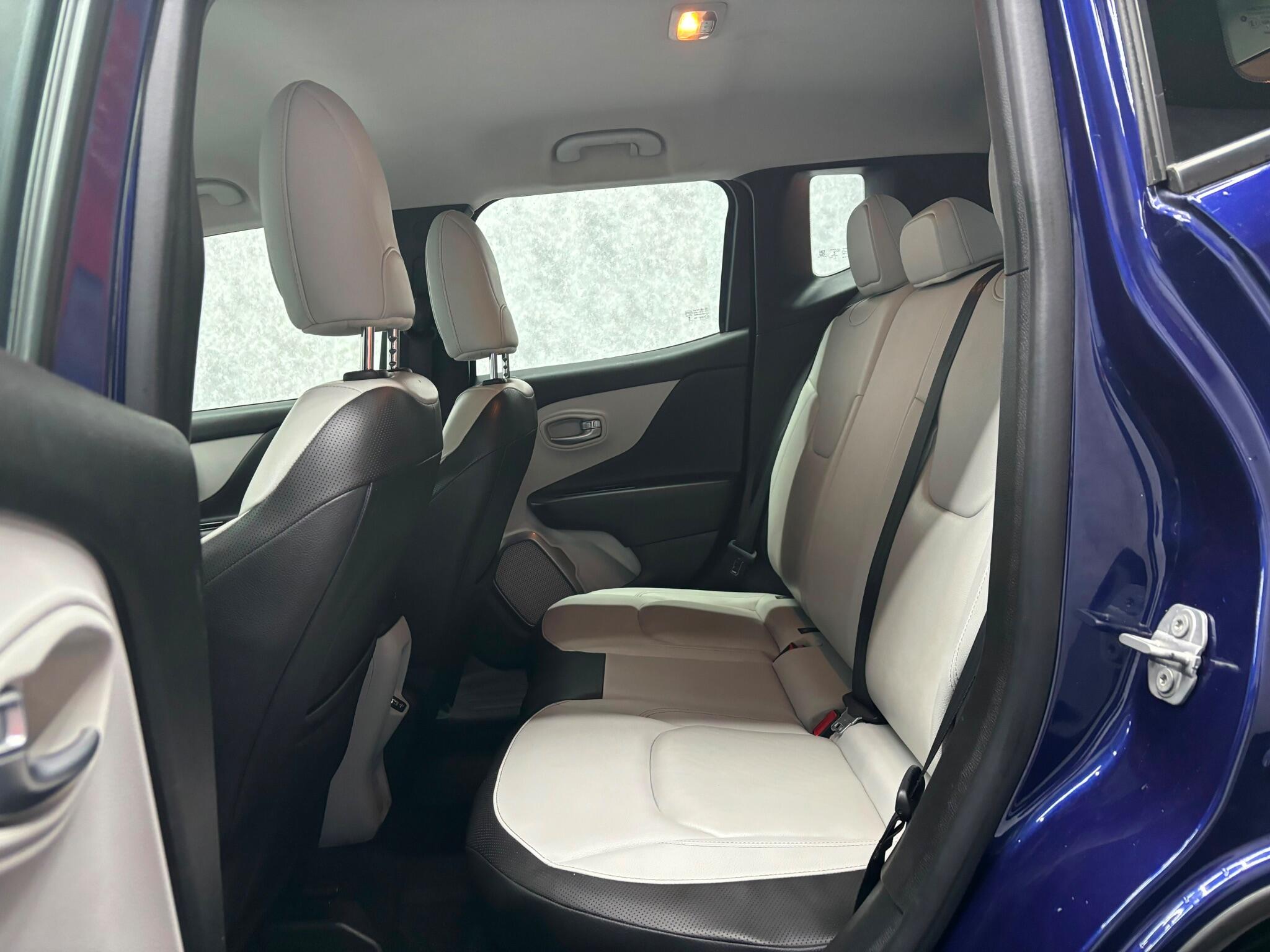 Jeep Renegade view 11