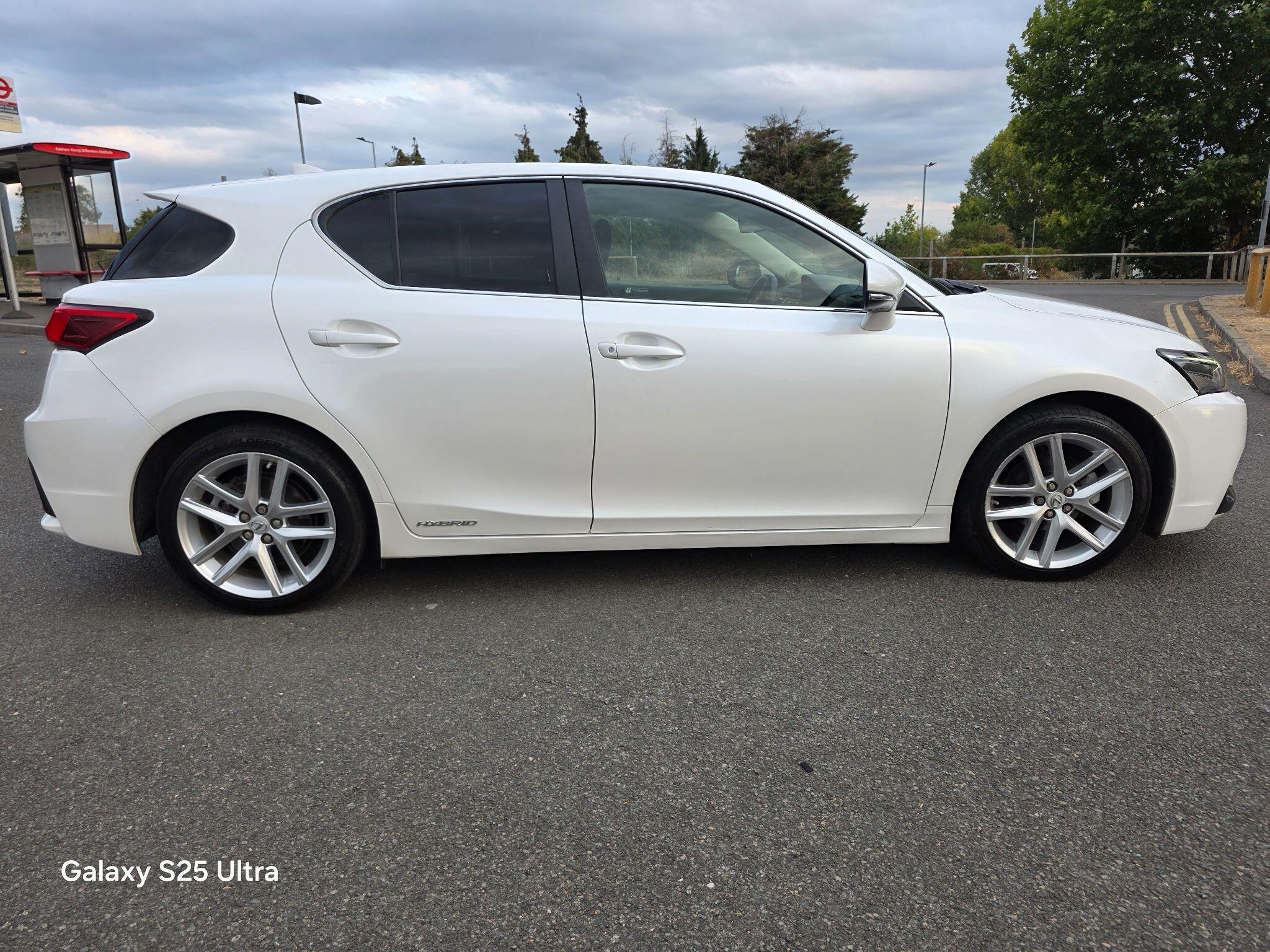 Lexus CT view 12