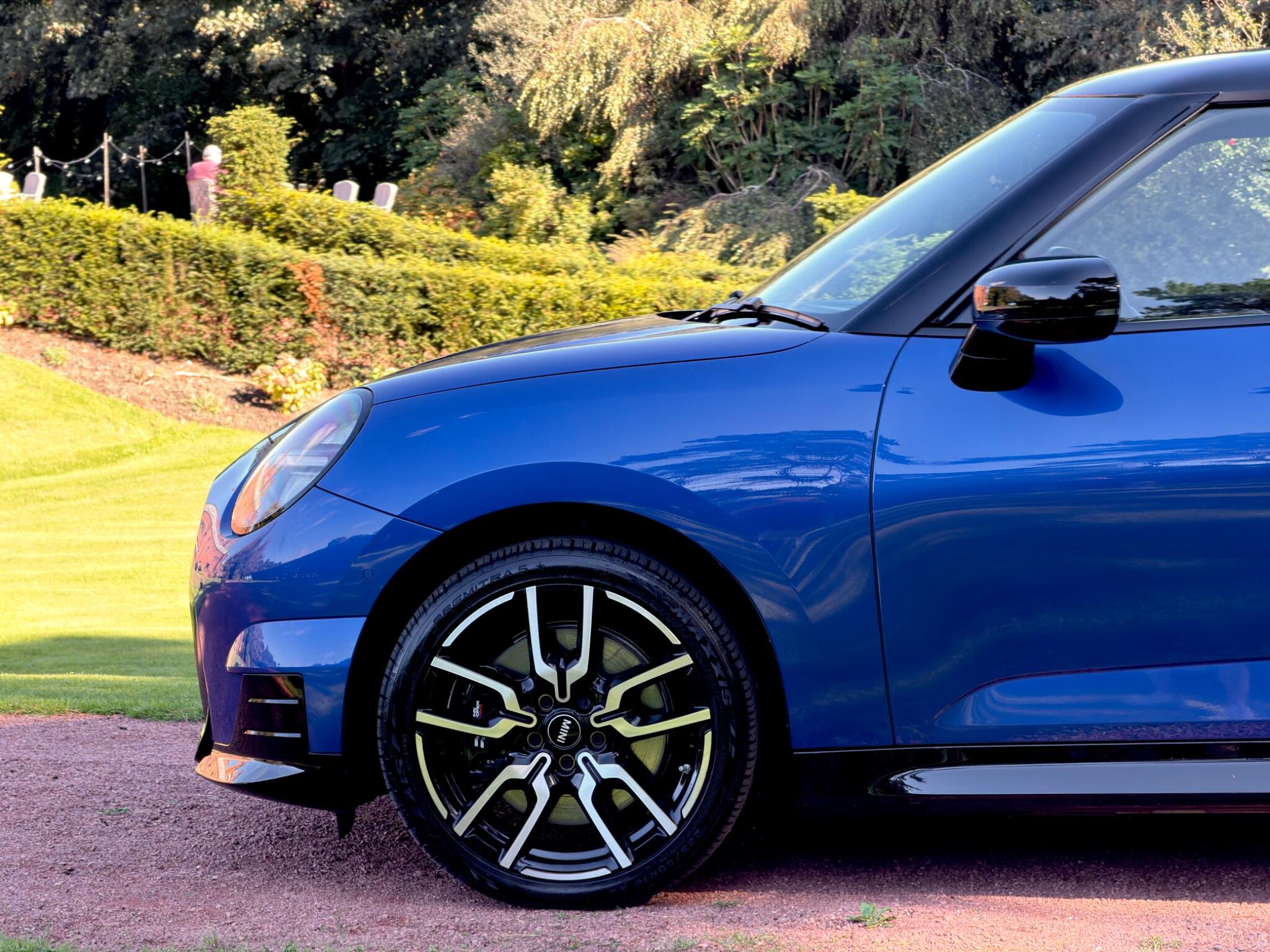 Mini Hatch view 15