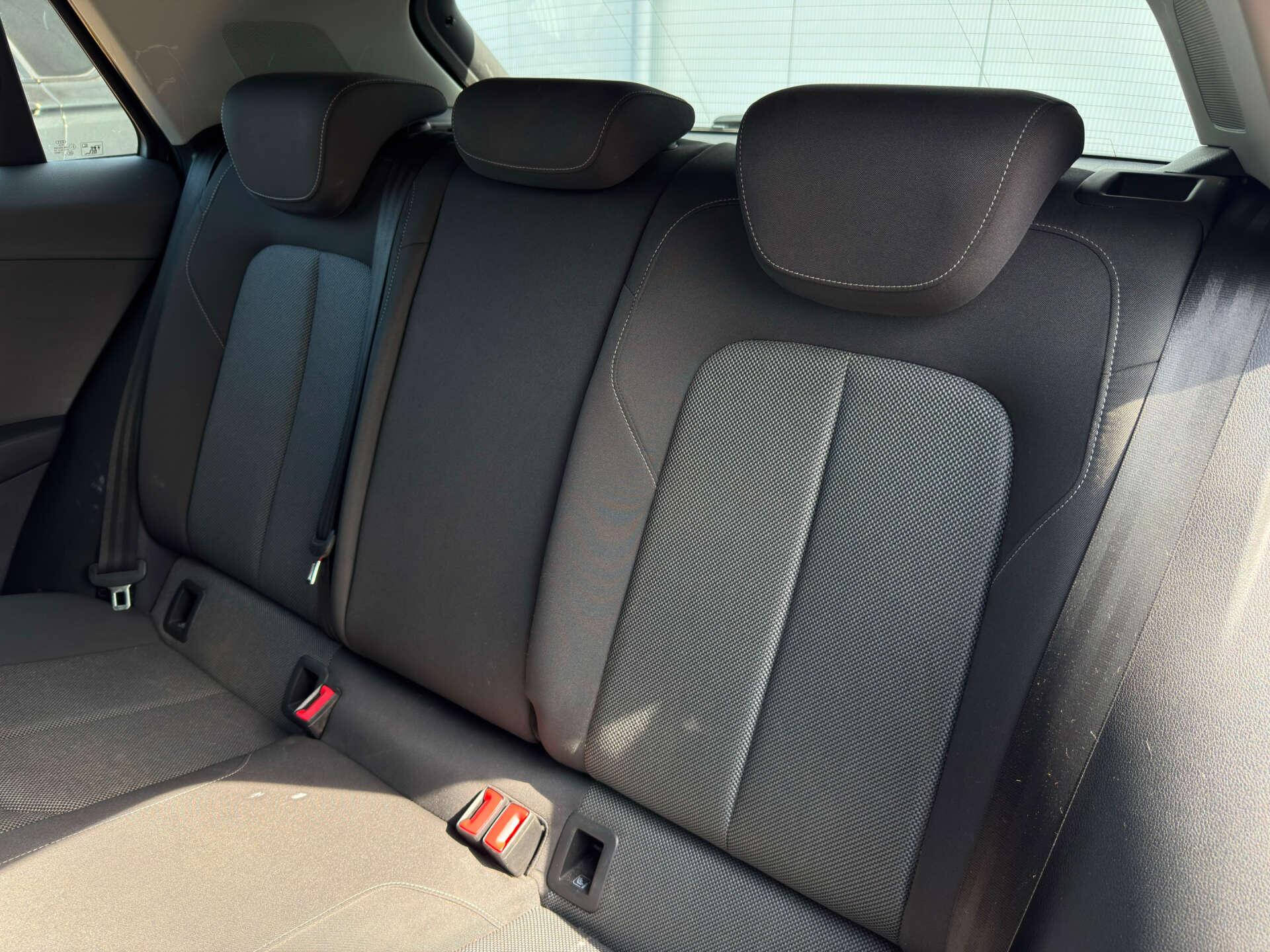 Audi Q2 view 38