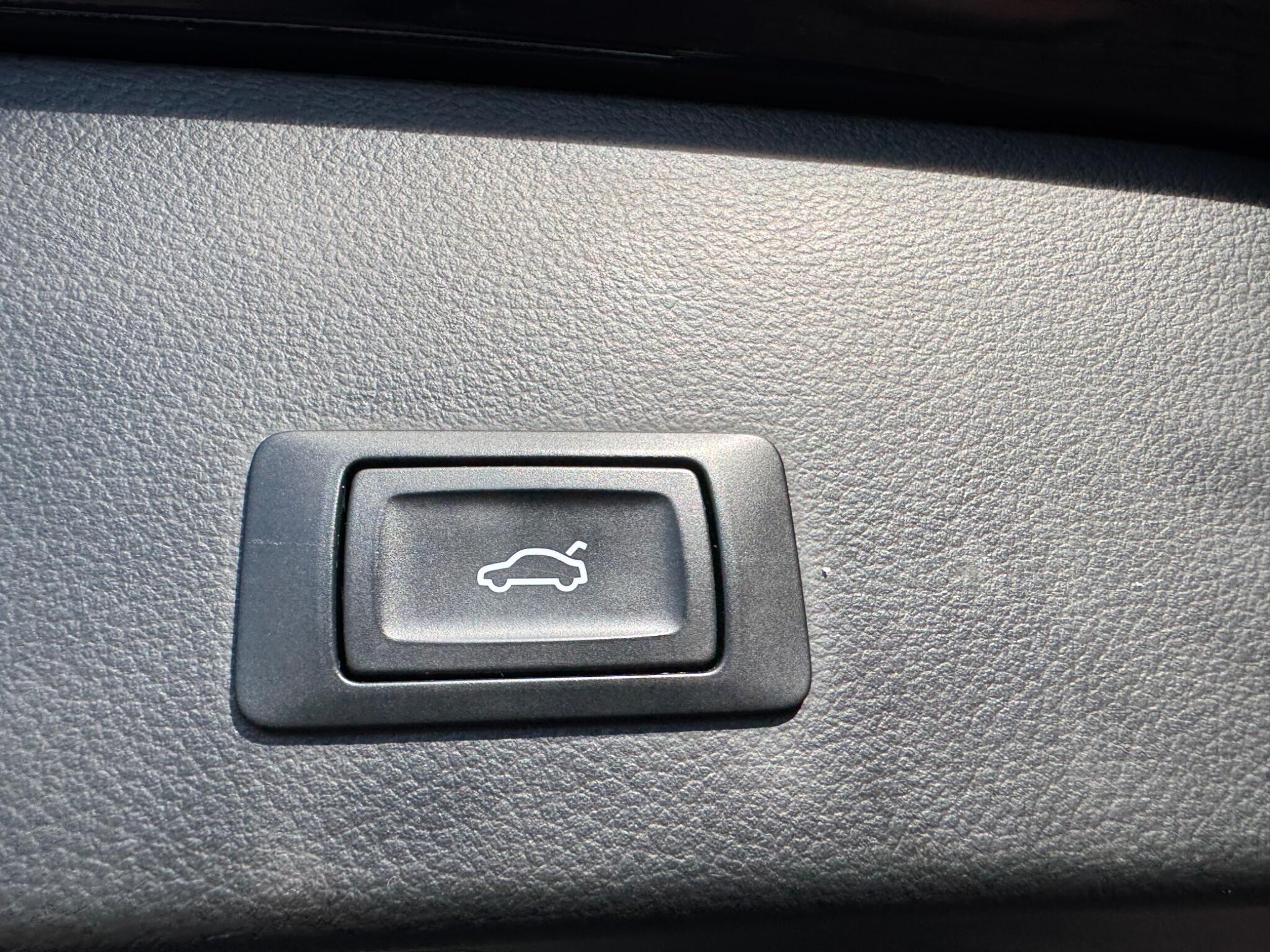 Audi A6 Avant view 11