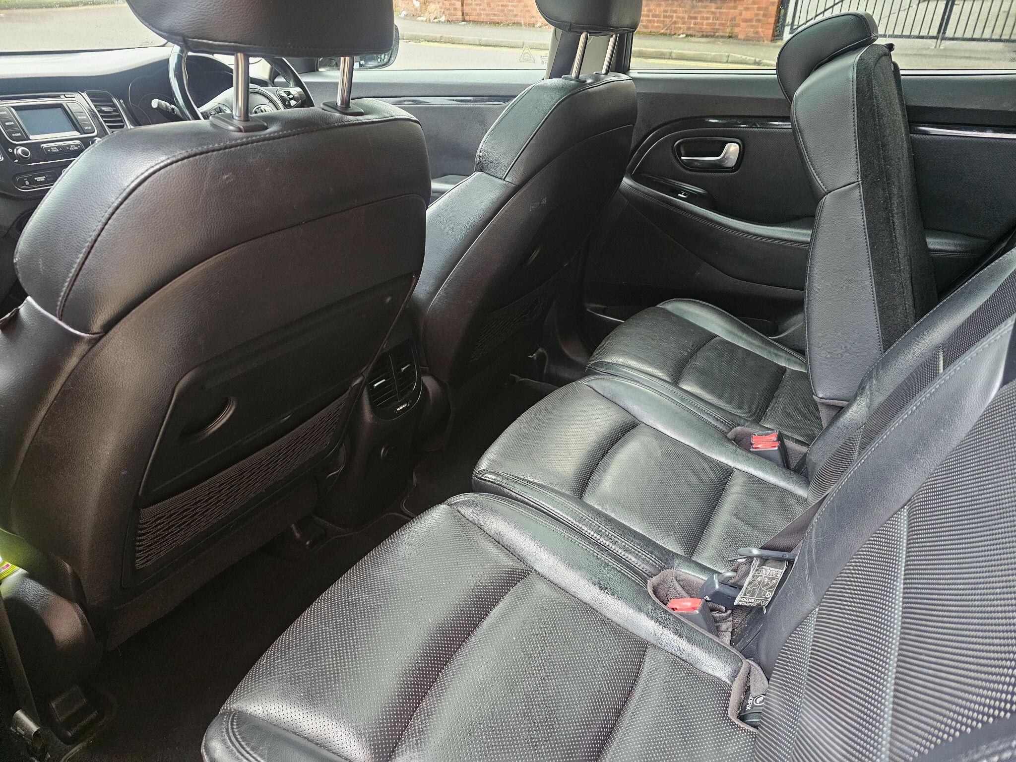 Kia Carens view 24