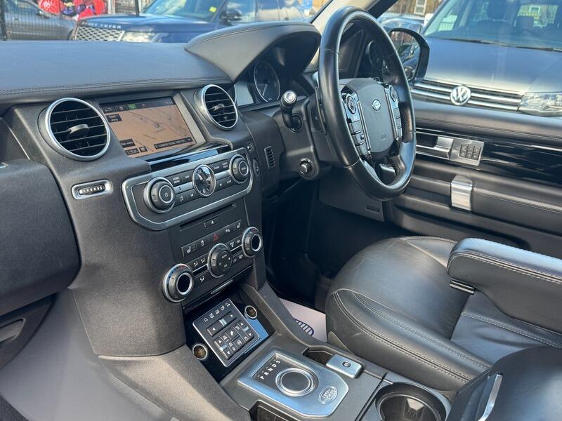 Land Rover Discovery view 35