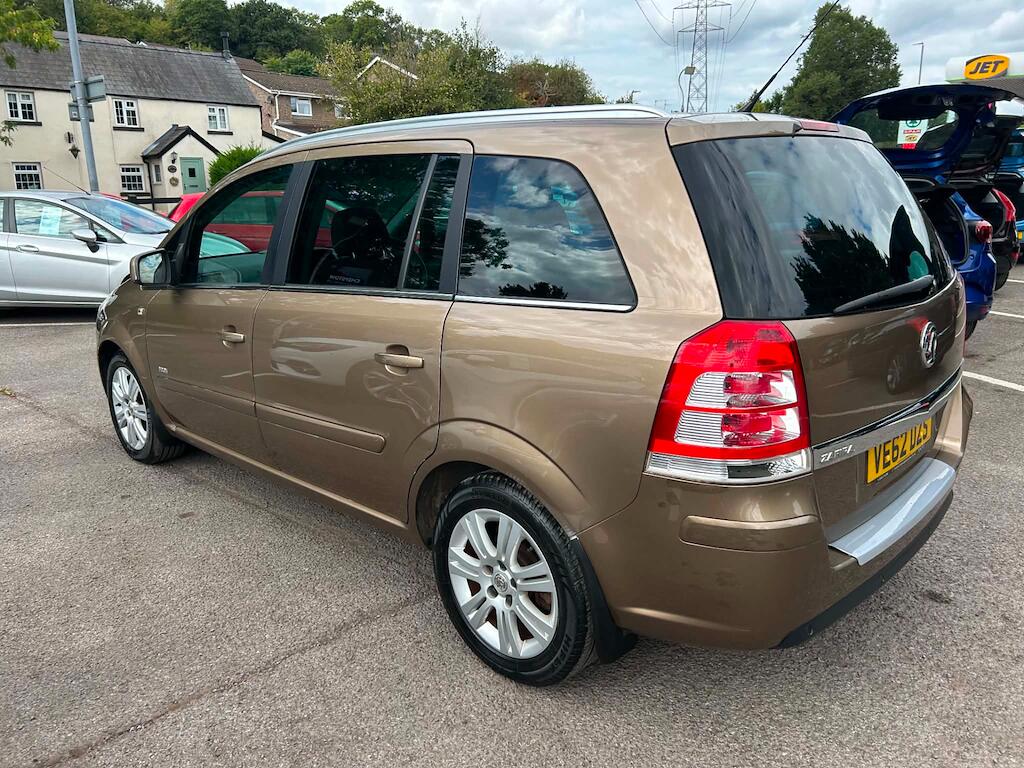 Vauxhall Zafira view 4