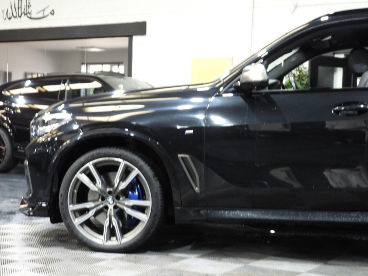 BMW X5 view 2