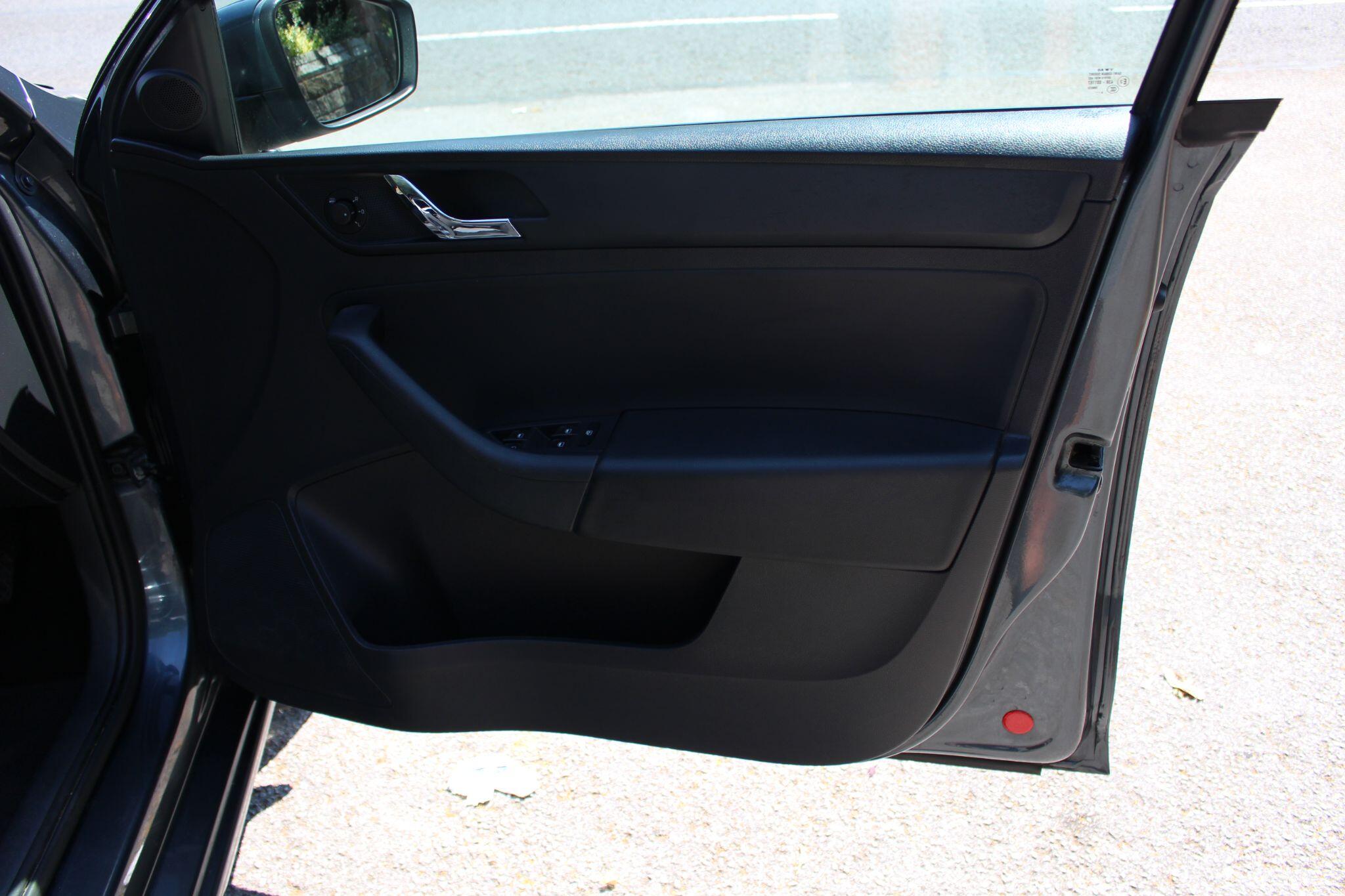 Skoda Rapid Spaceback view 28