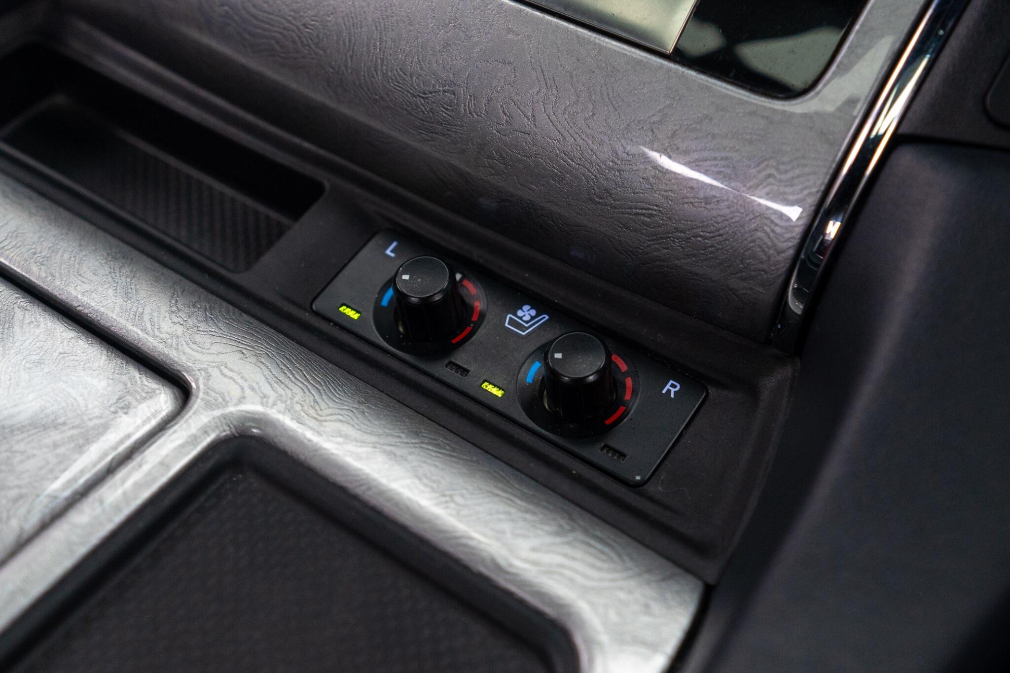 Toyota Alphard view 22