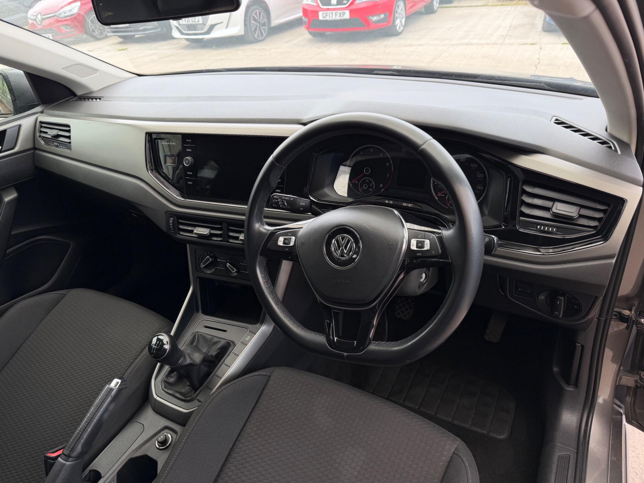 Volkswagen Polo view 17