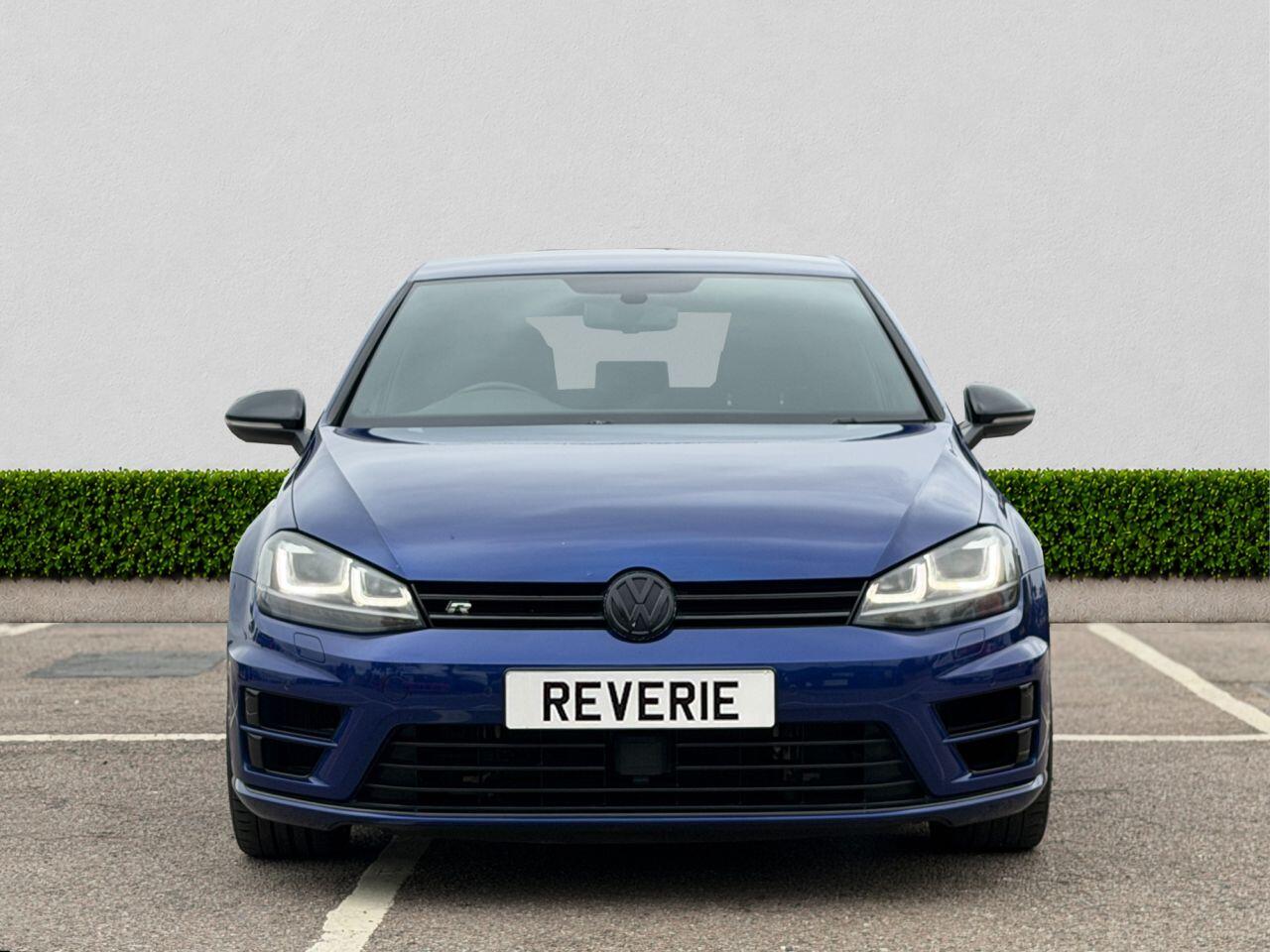 Volkswagen Golf view 2