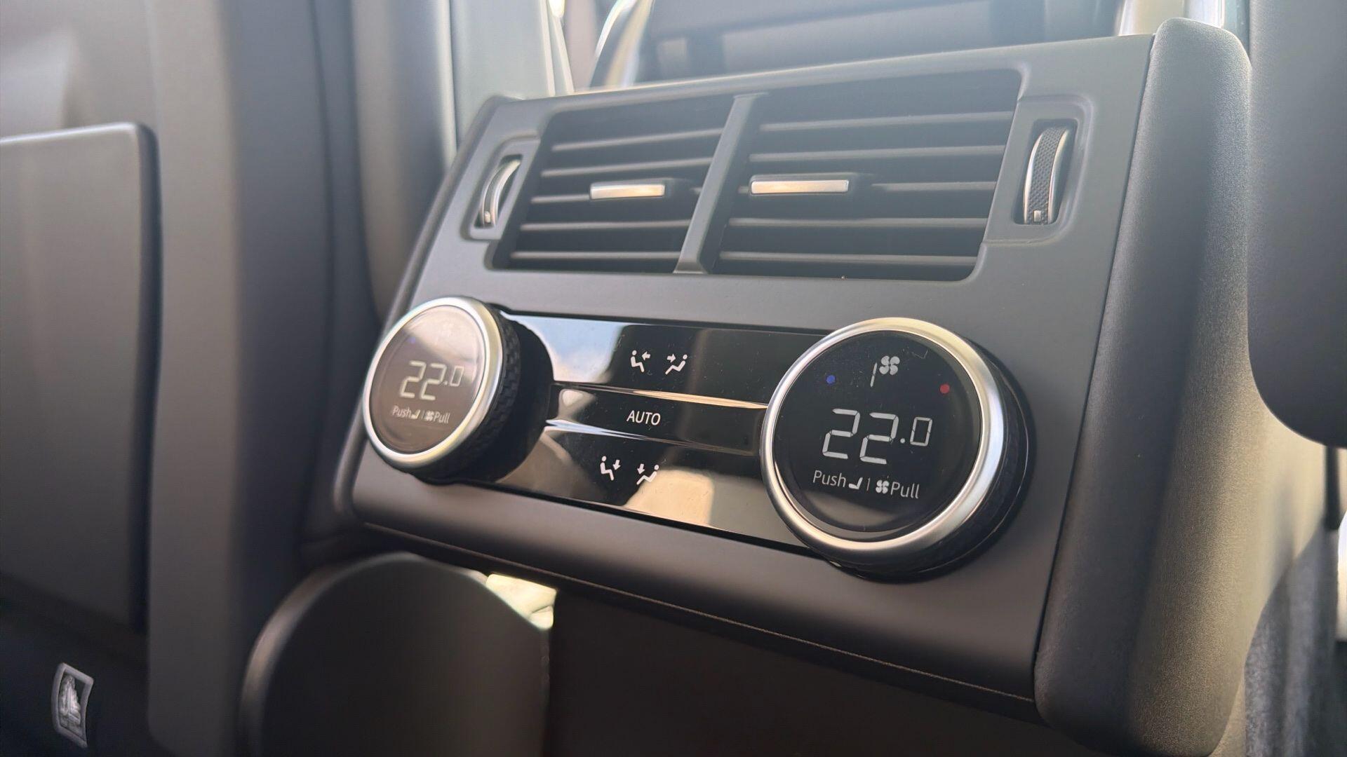 Land Rover Discovery view 19