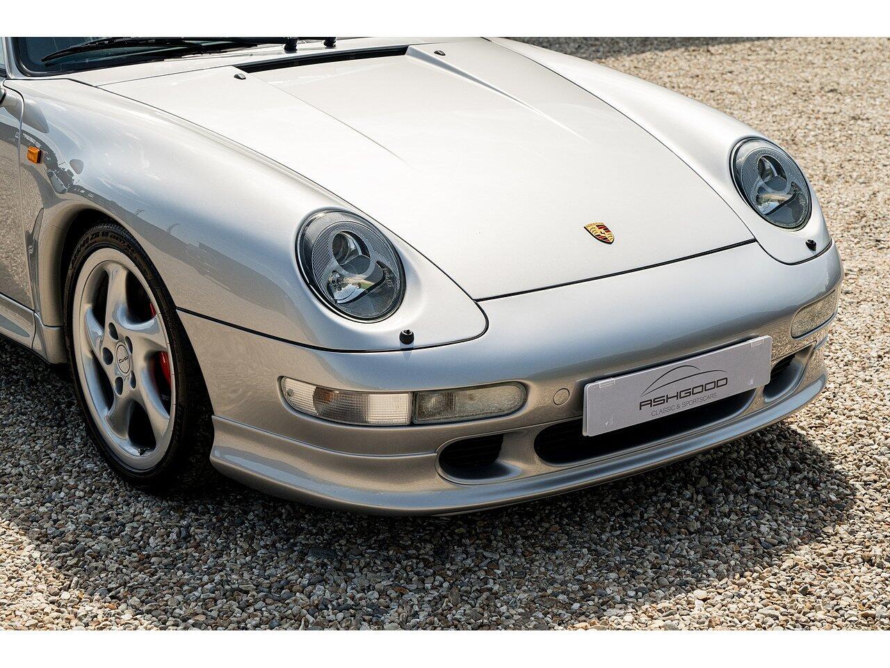 Porsche 911 view 14