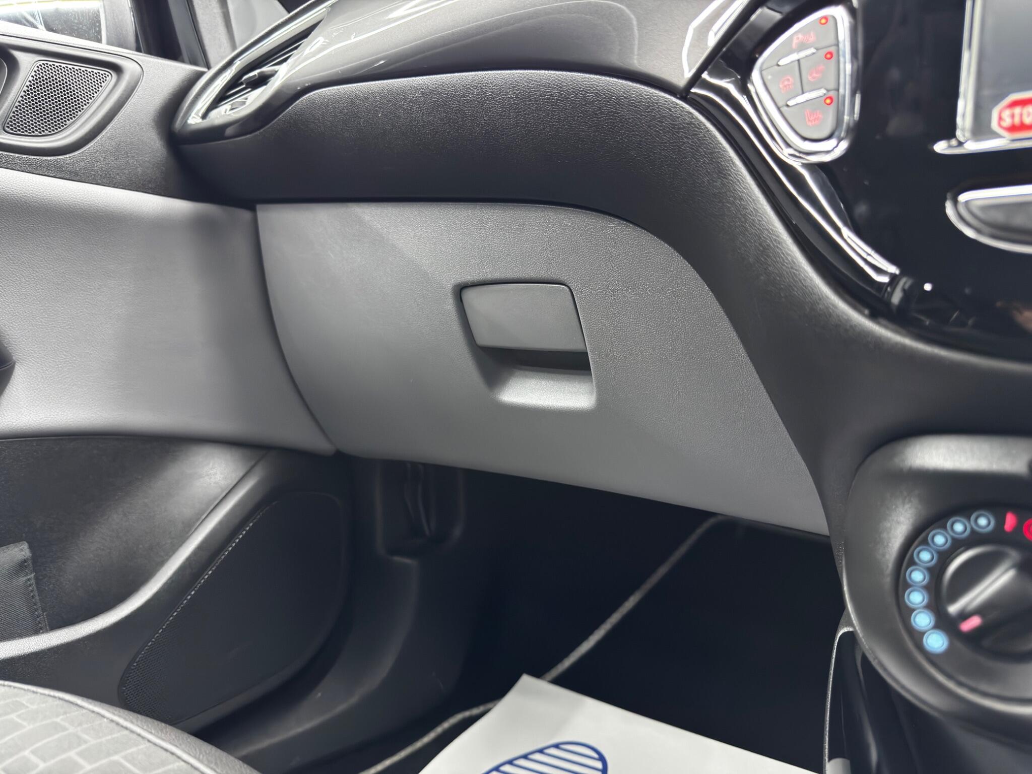 Vauxhall Corsa view 33
