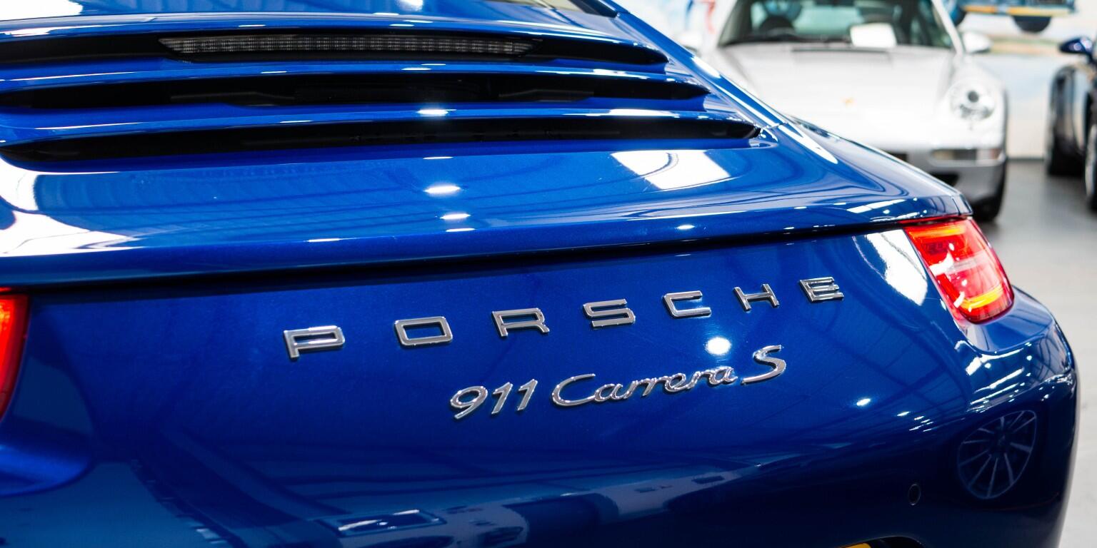 Porsche 911 view 47