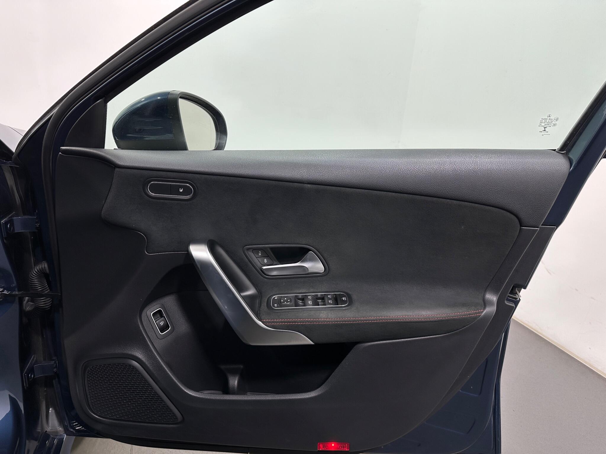 Mercedes-Benz A-Class view 33