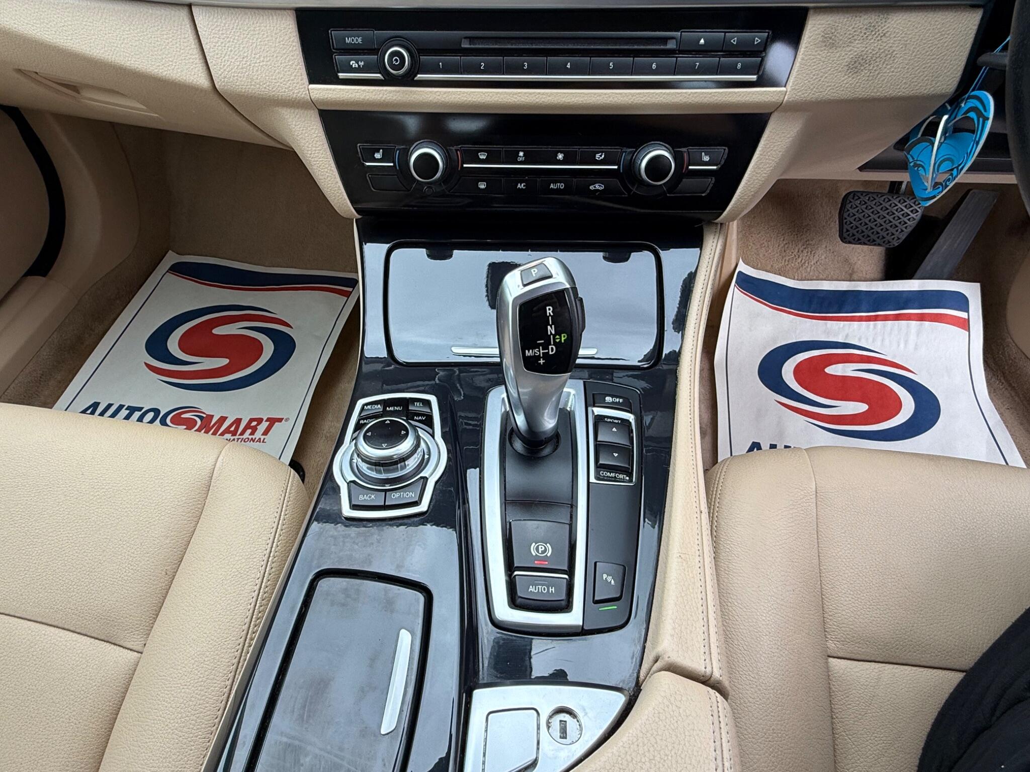 BMW 5 Series view 17