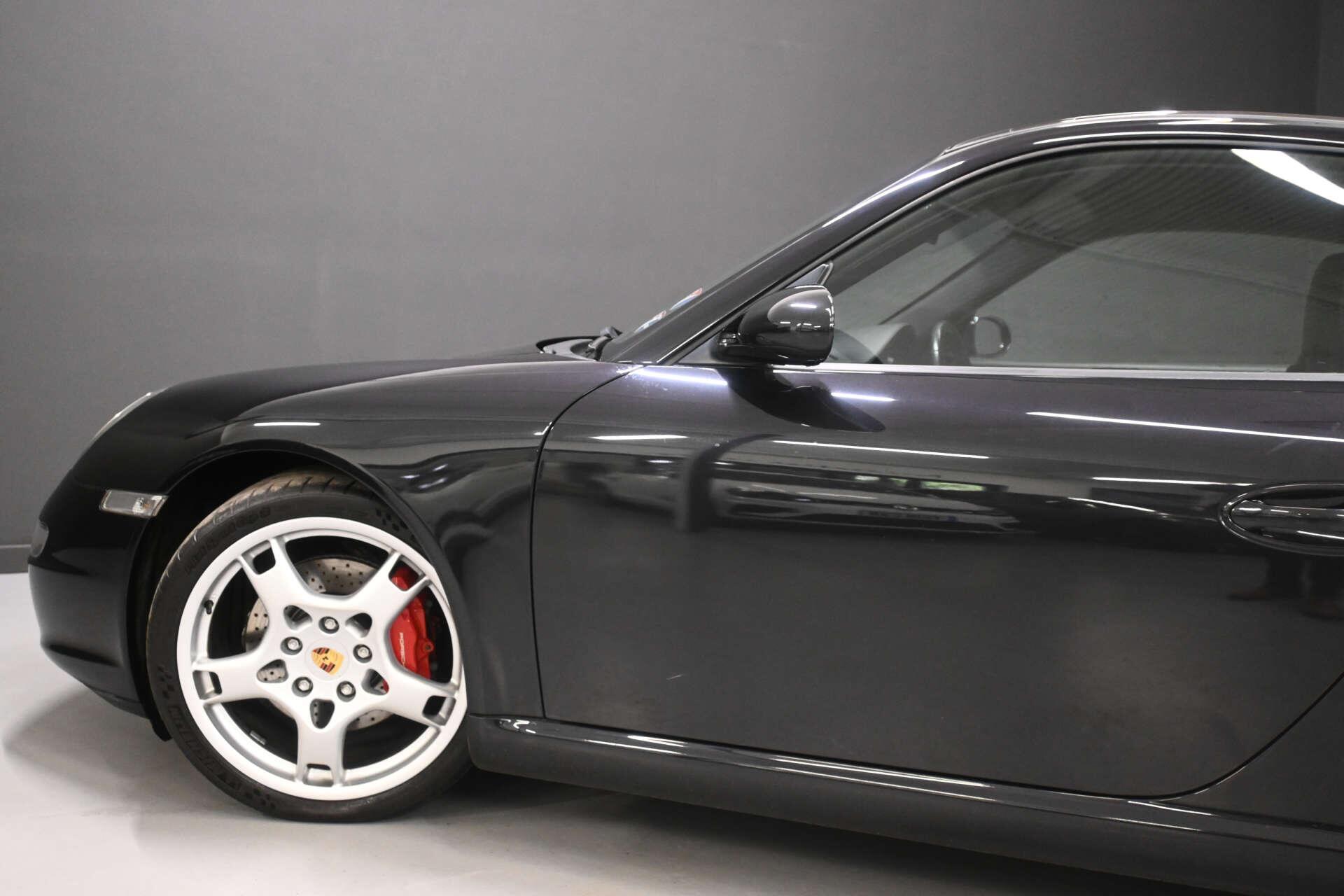 Porsche 911 view 30