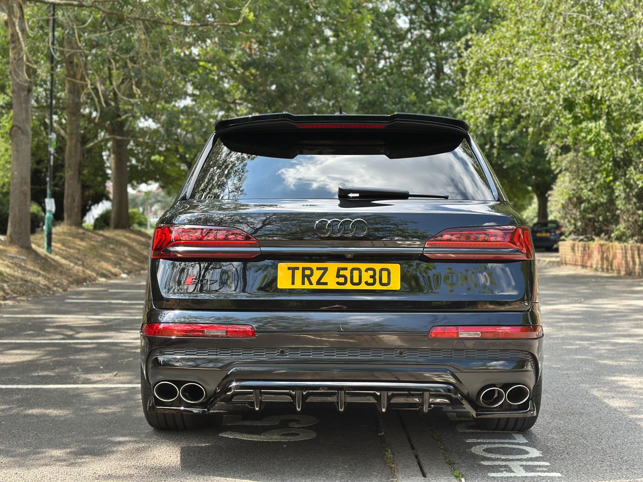 Audi SQ7 view 7