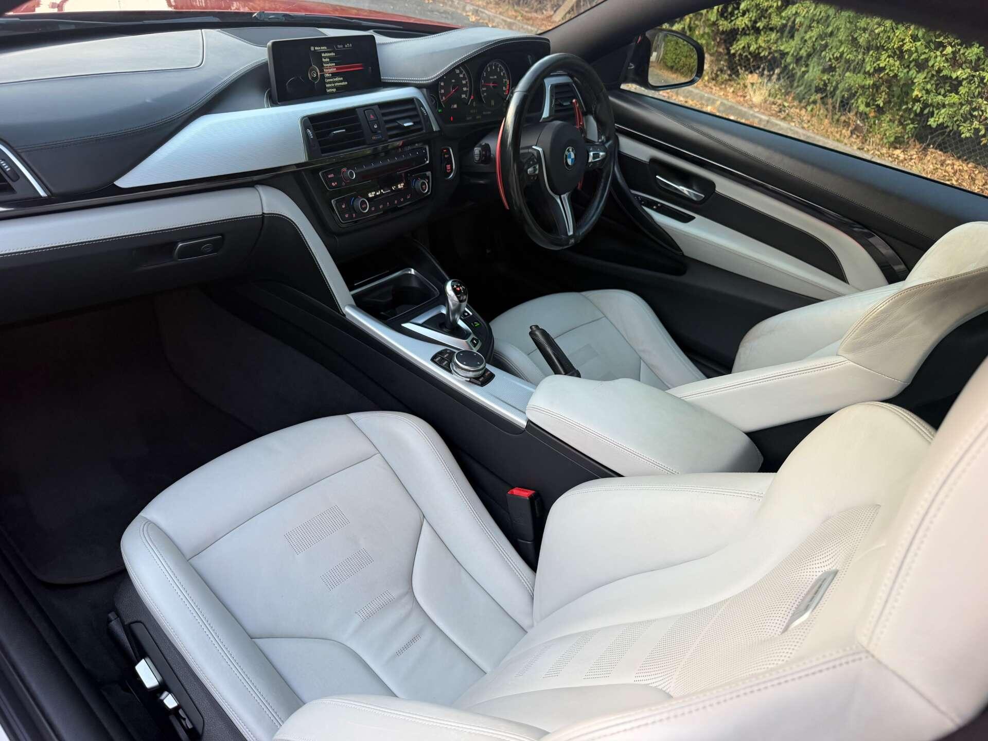 BMW M4 view 30