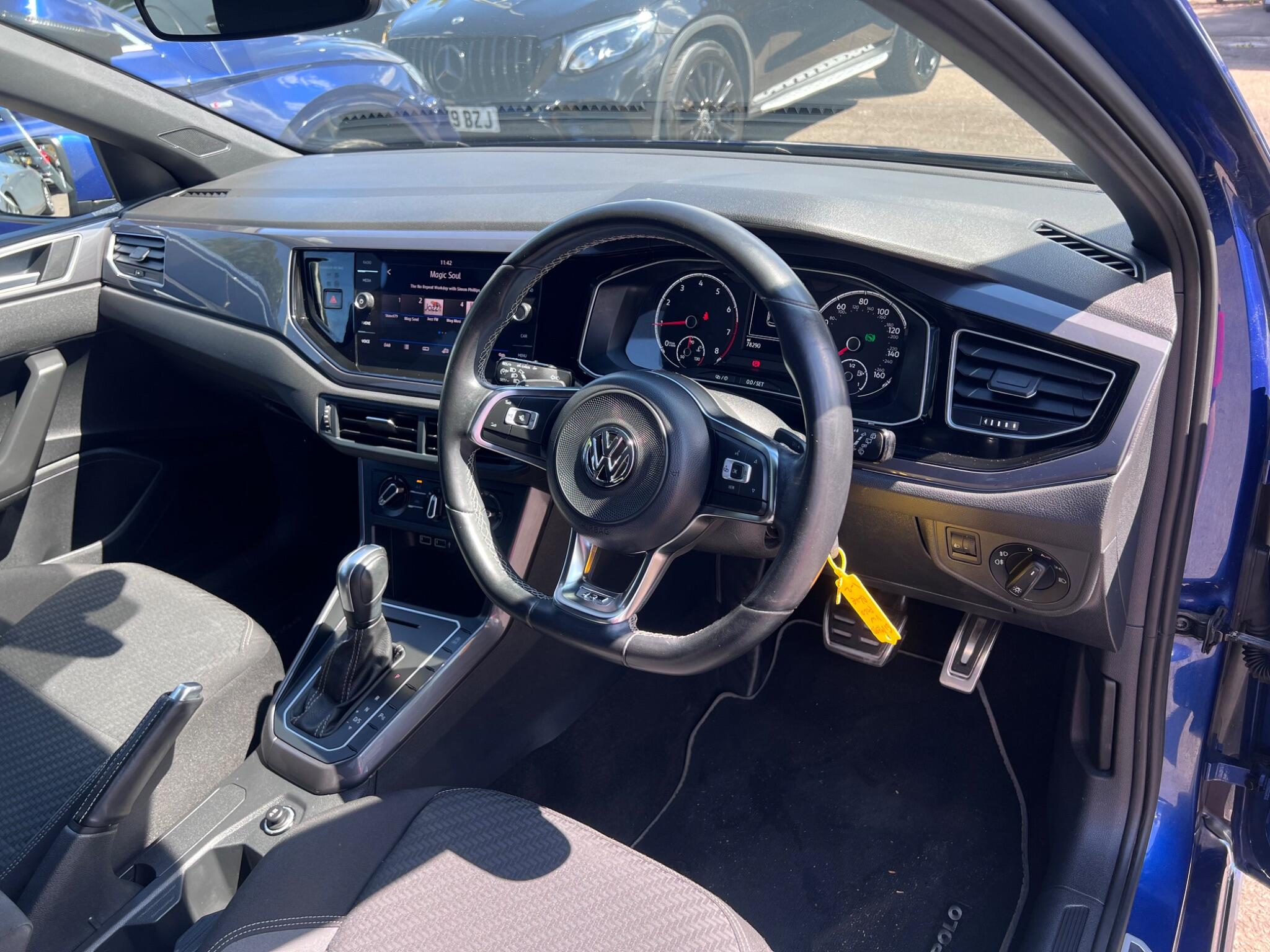 Volkswagen Polo view 18